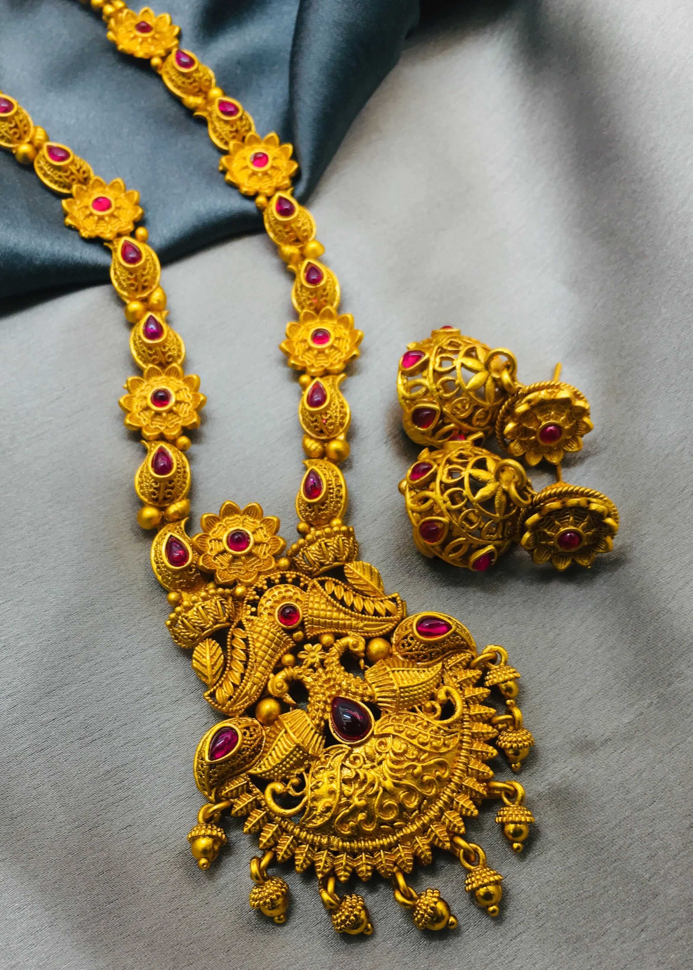 EXQUISITE DESIGNER LONG NECKLACE - Image 4