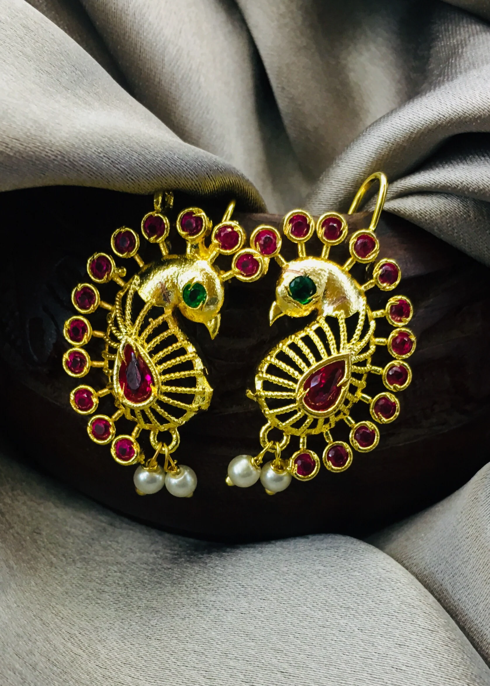 EXCLUSIVE PEACOCK BUGADI - Image 4