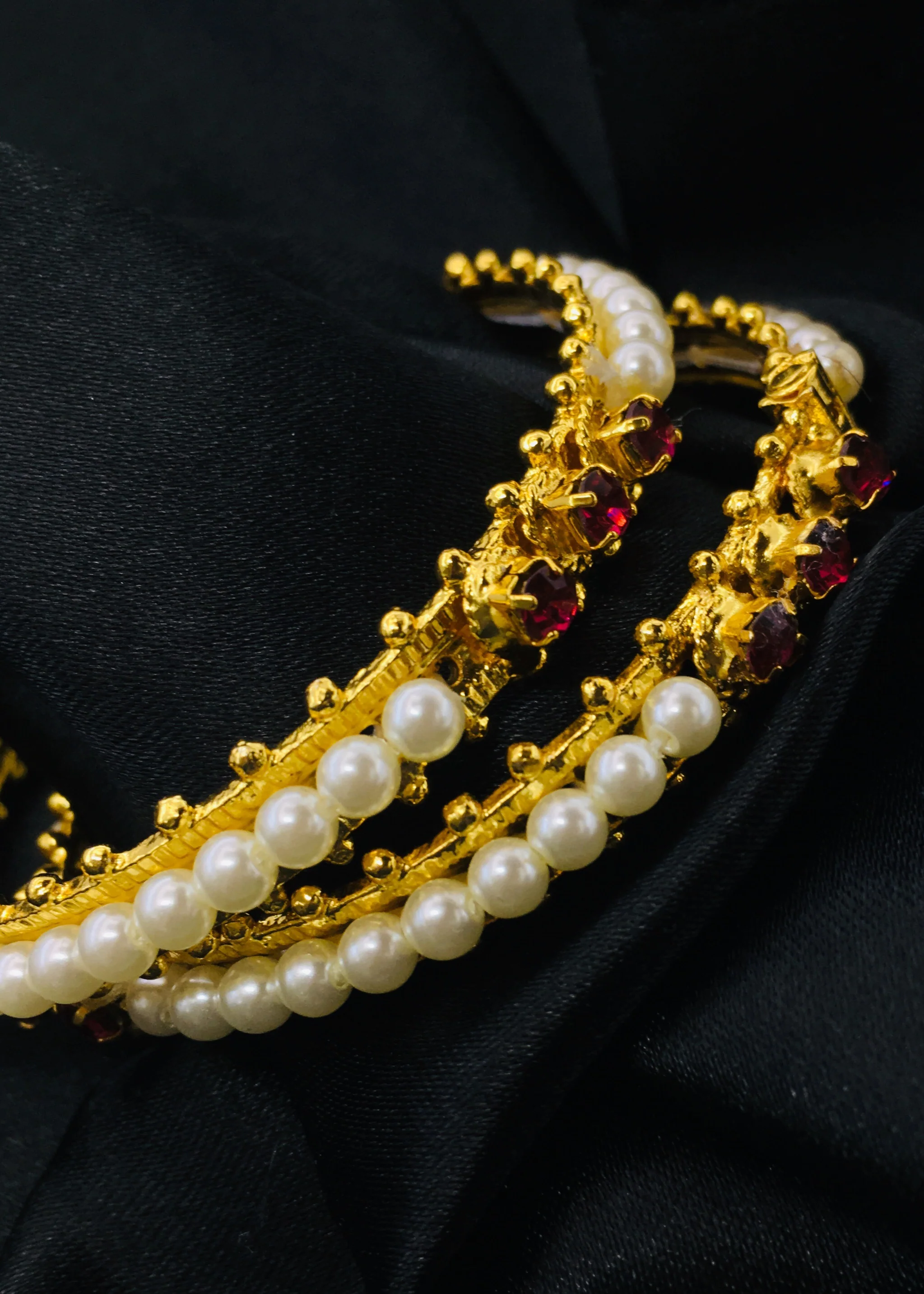 ALLURING MOTI BANGLES - Image 4