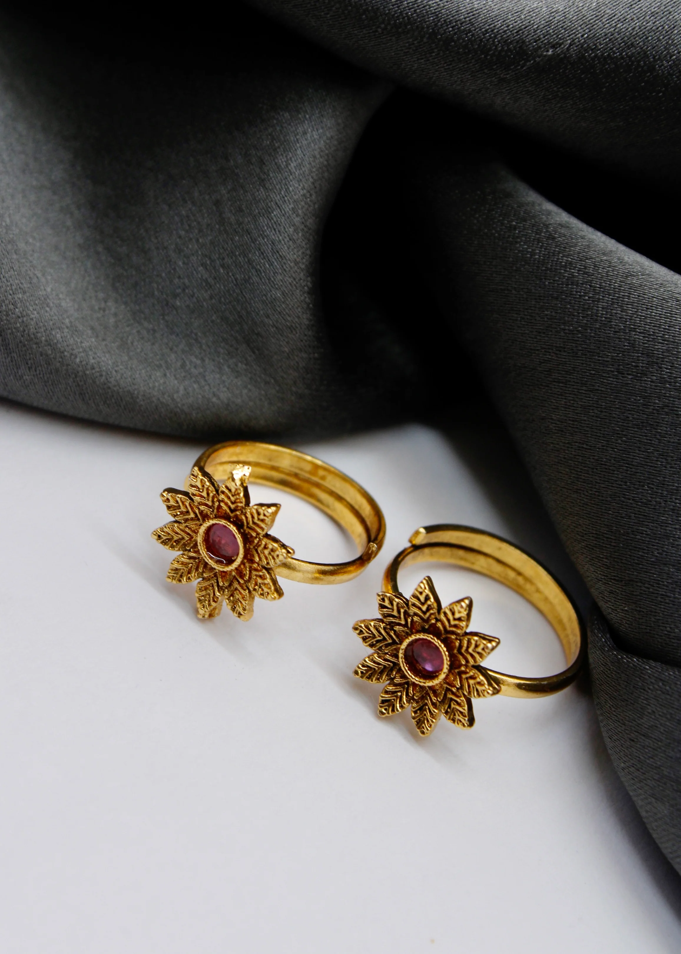 PRETTY ANTIQUE BICHAVE - Image 3