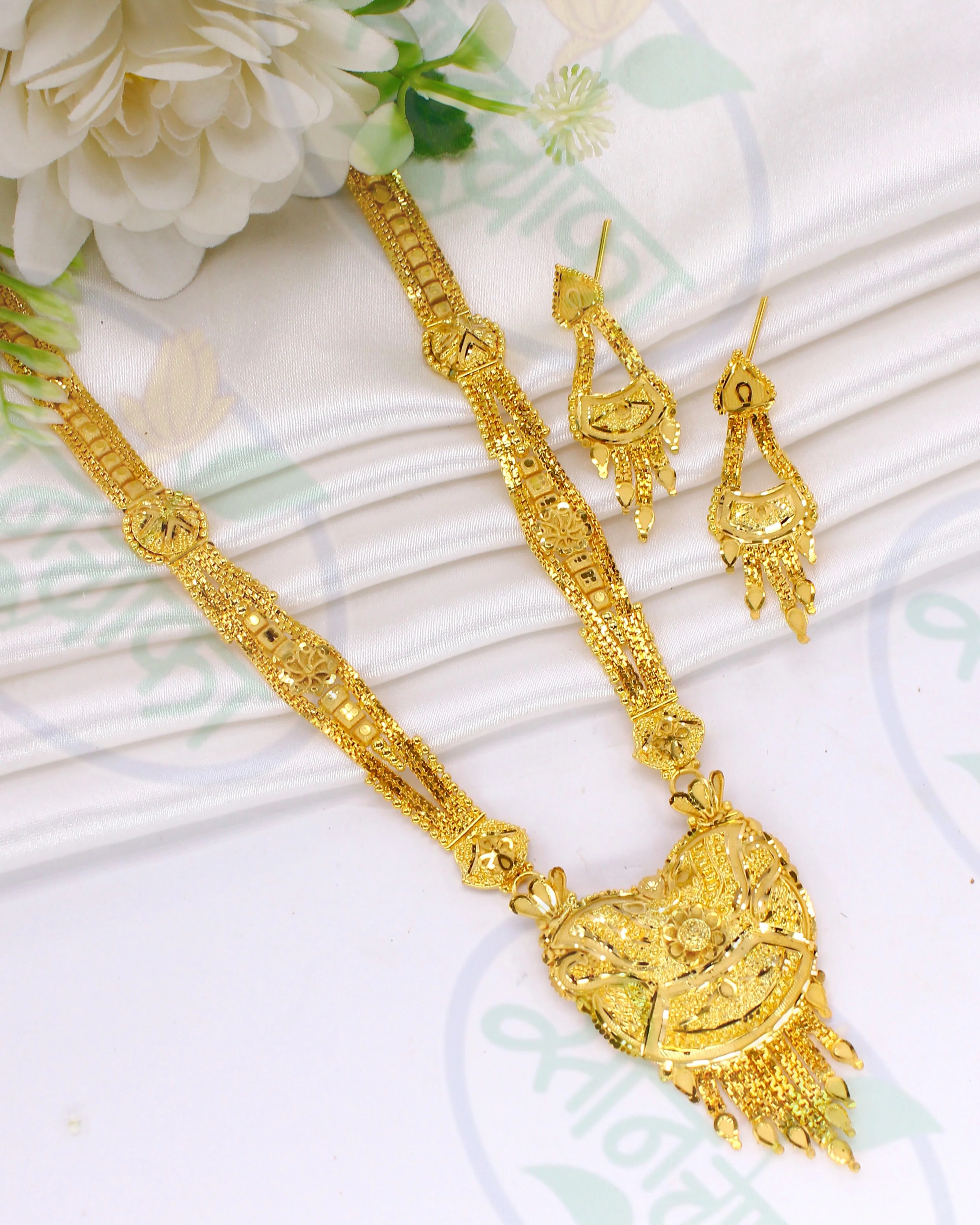 ELEGANCE DESIGNER NECKLACE