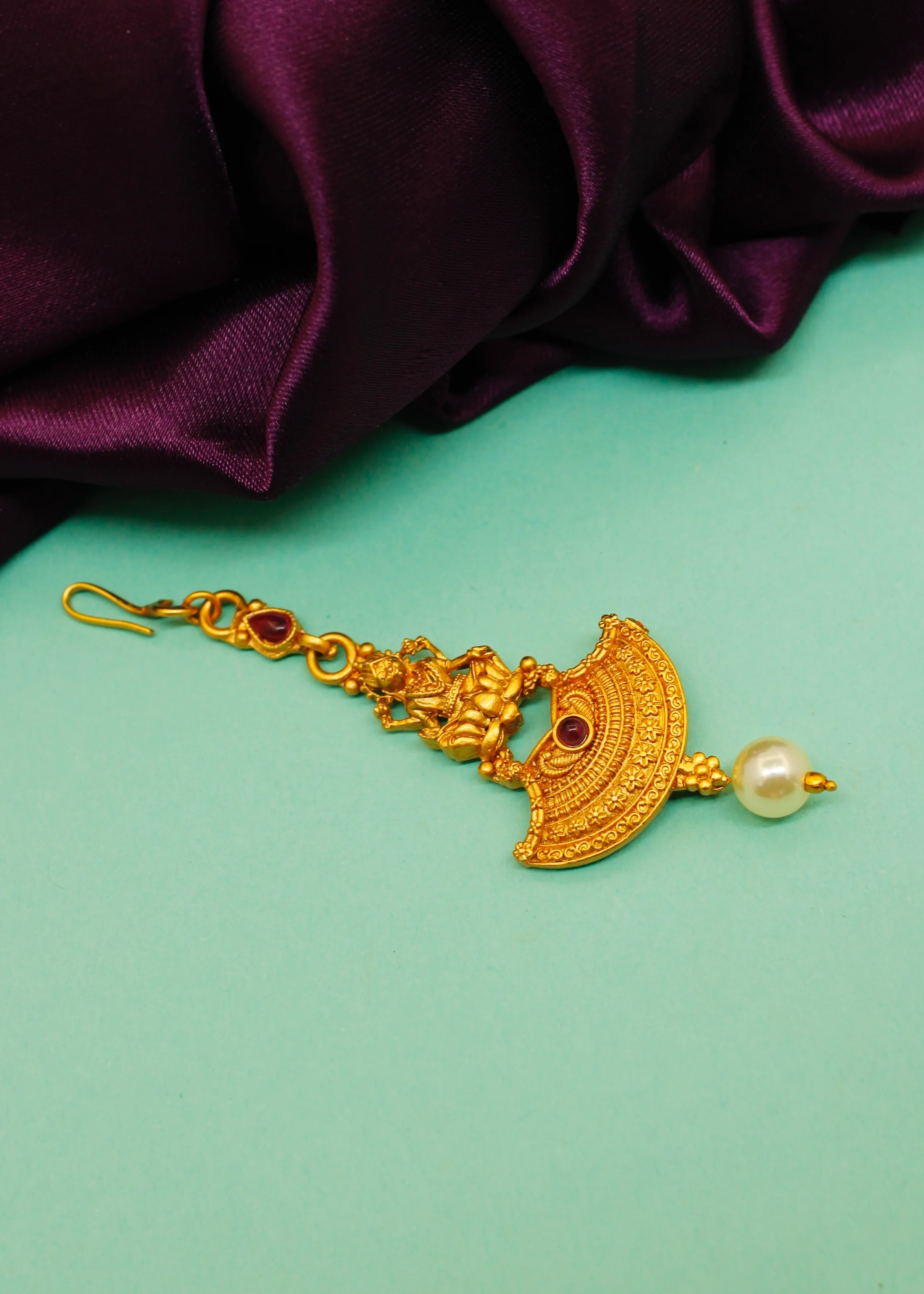 RESPLENDENT TEMPLE DESIGNER BINDI - Image 6