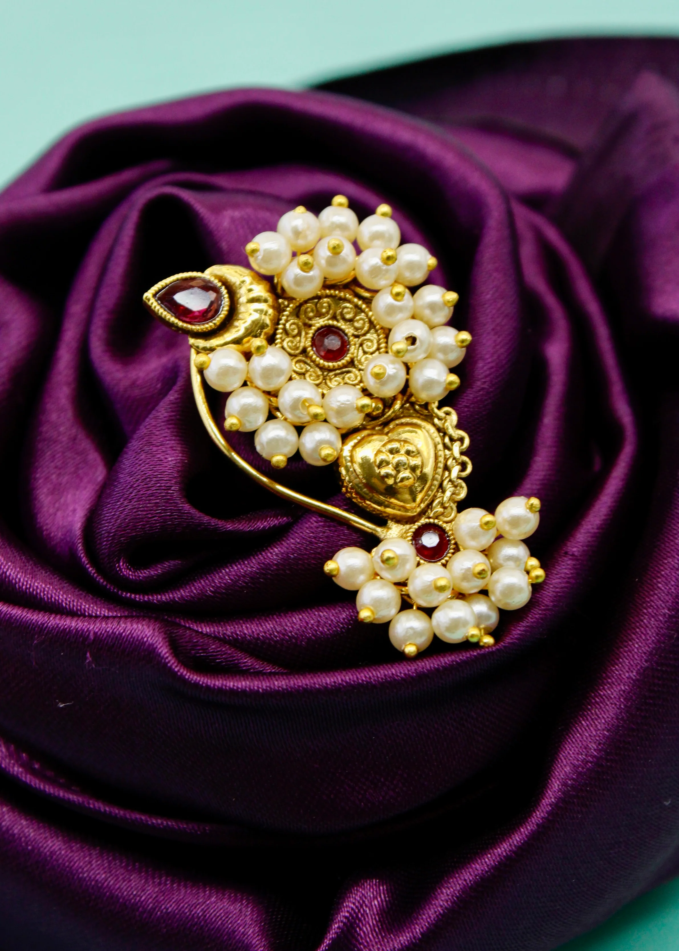 IMPRESSIVE PEARL BEADS NATH - Image 4