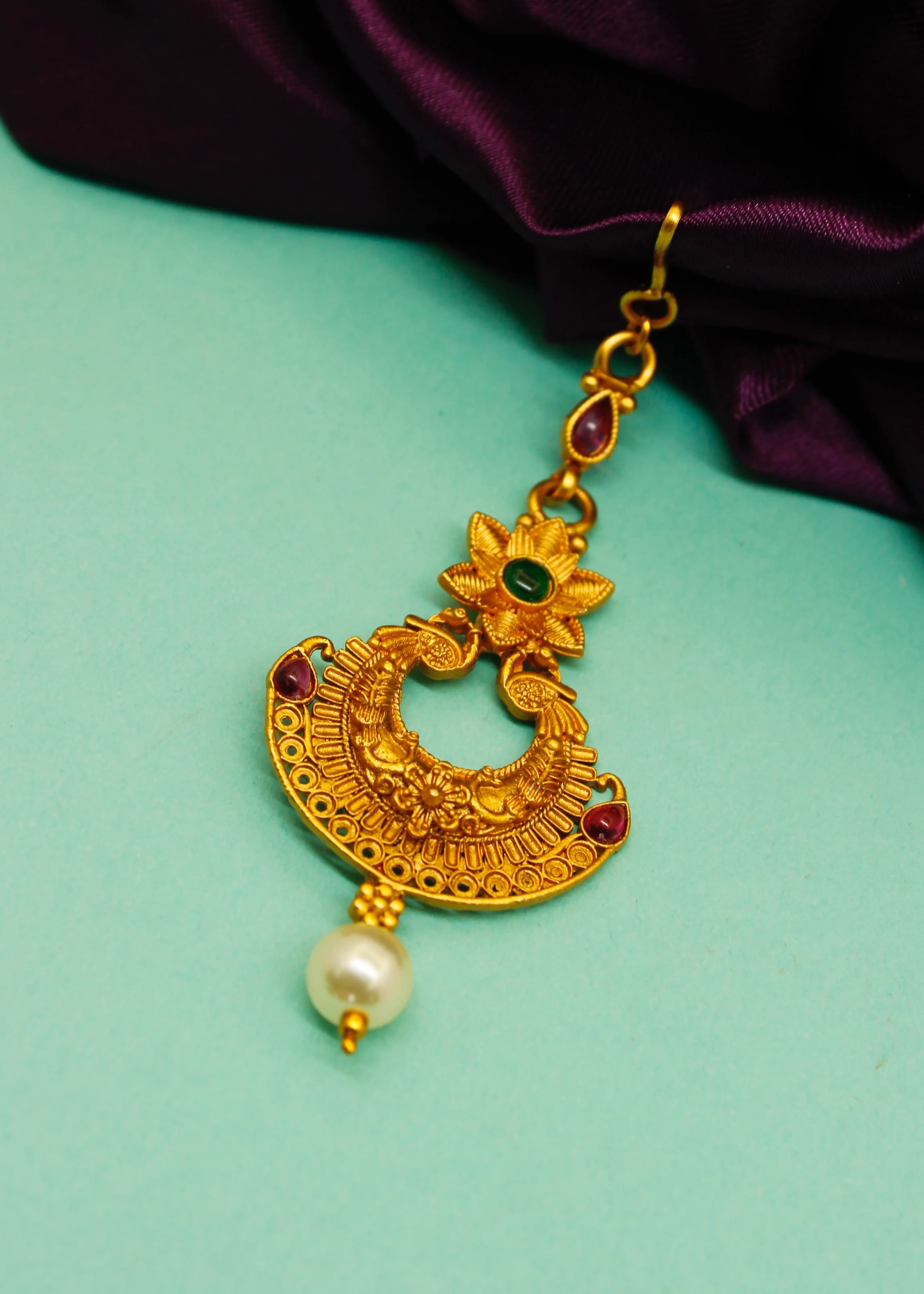 CLASSY FLORAL PEACOCK BINDI - Image 2
