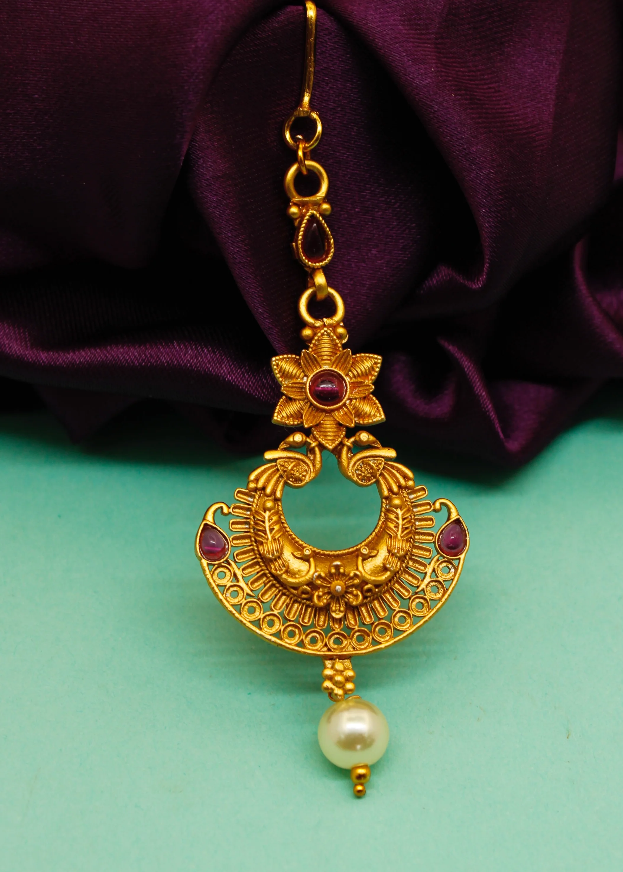 CLASSY FLORAL PEACOCK BINDI - Image 3