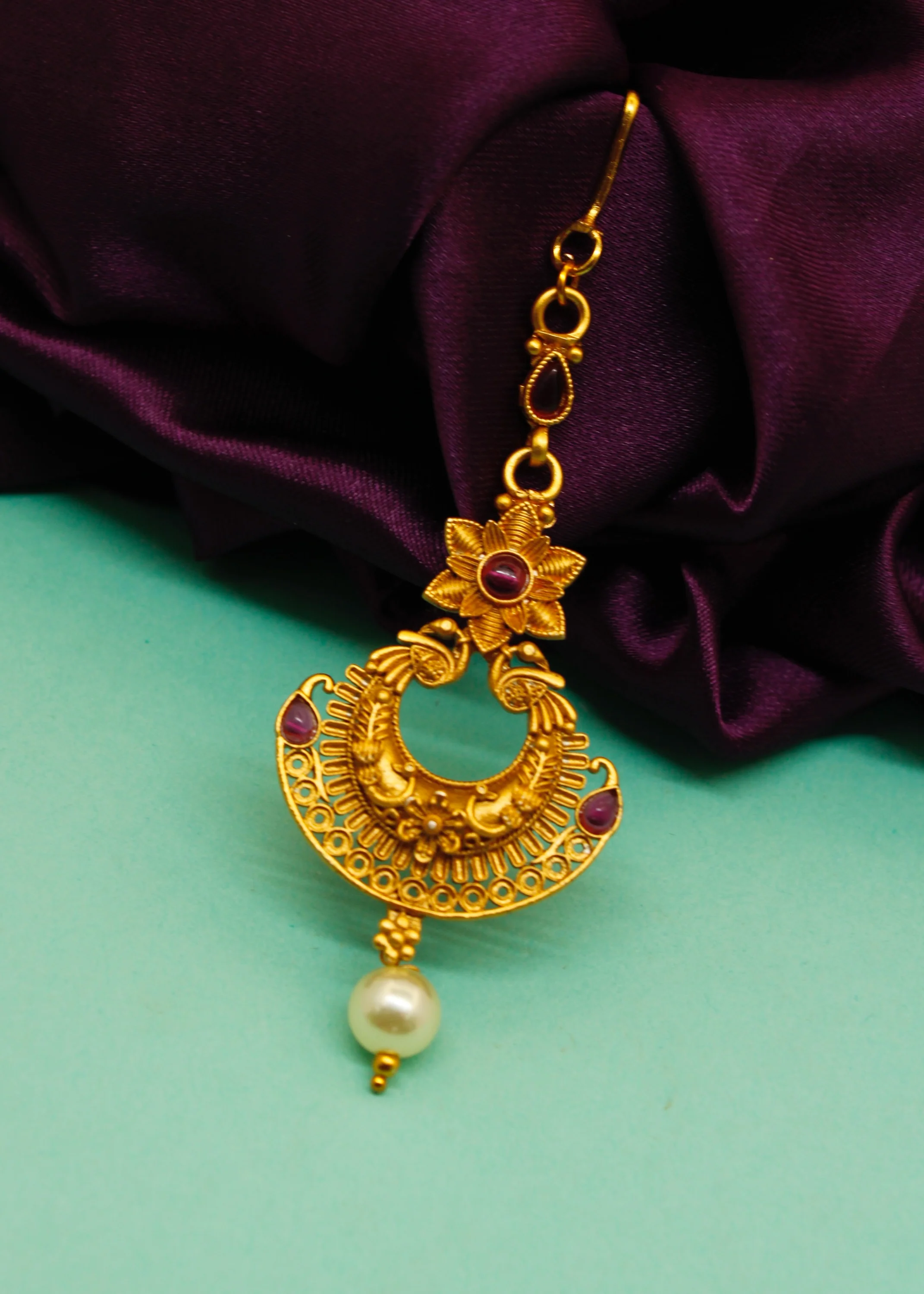 CLASSY FLORAL PEACOCK BINDI - Image 5