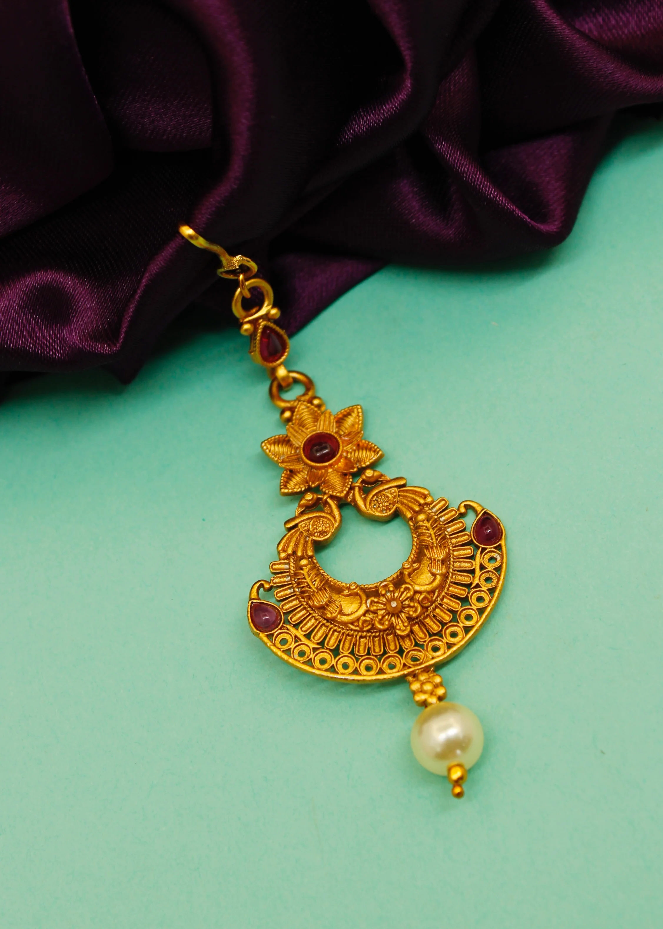 CLASSY FLORAL PEACOCK BINDI - Image 6