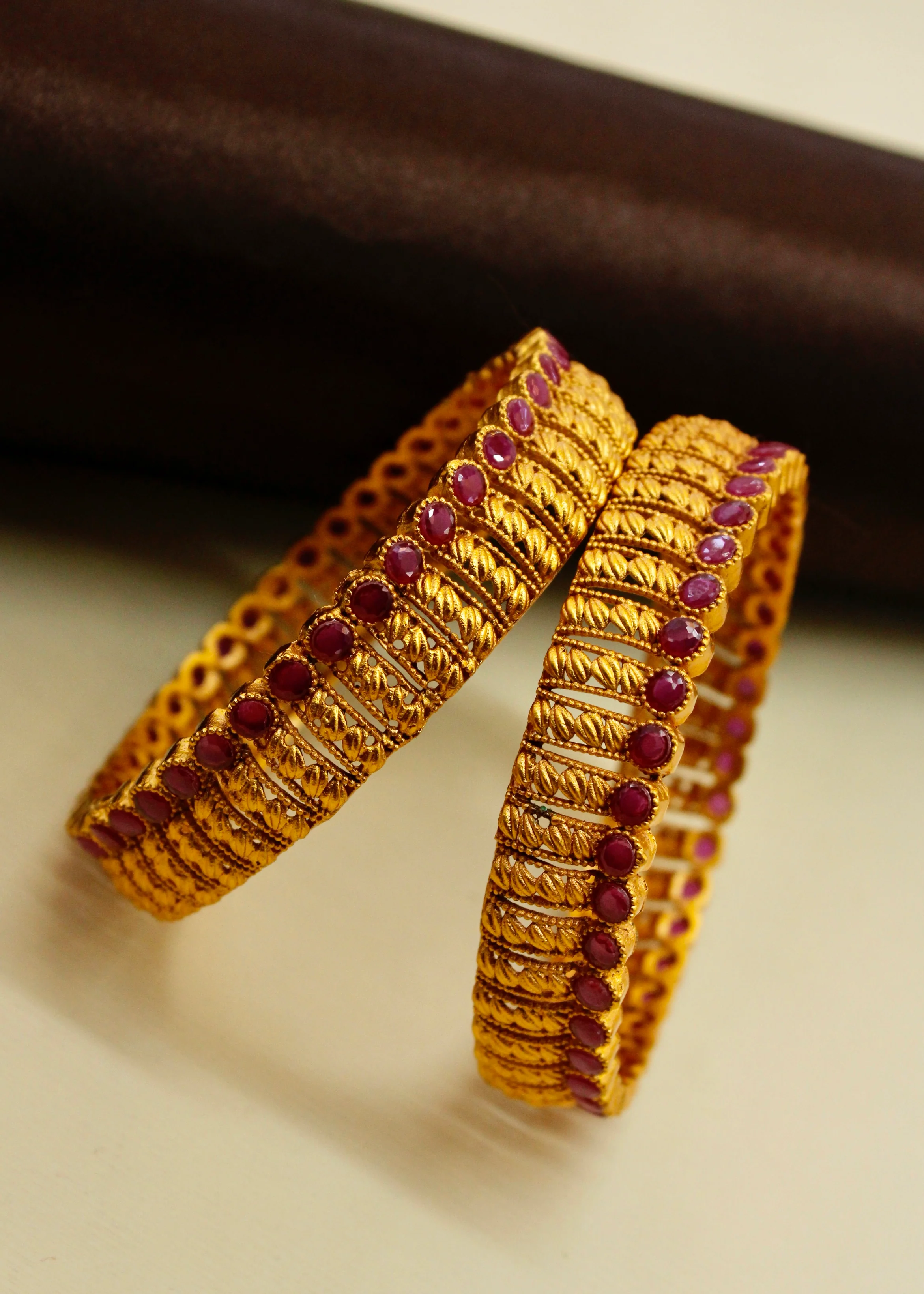 LEAF WITH KEMP STONE BANGLES - Image 10