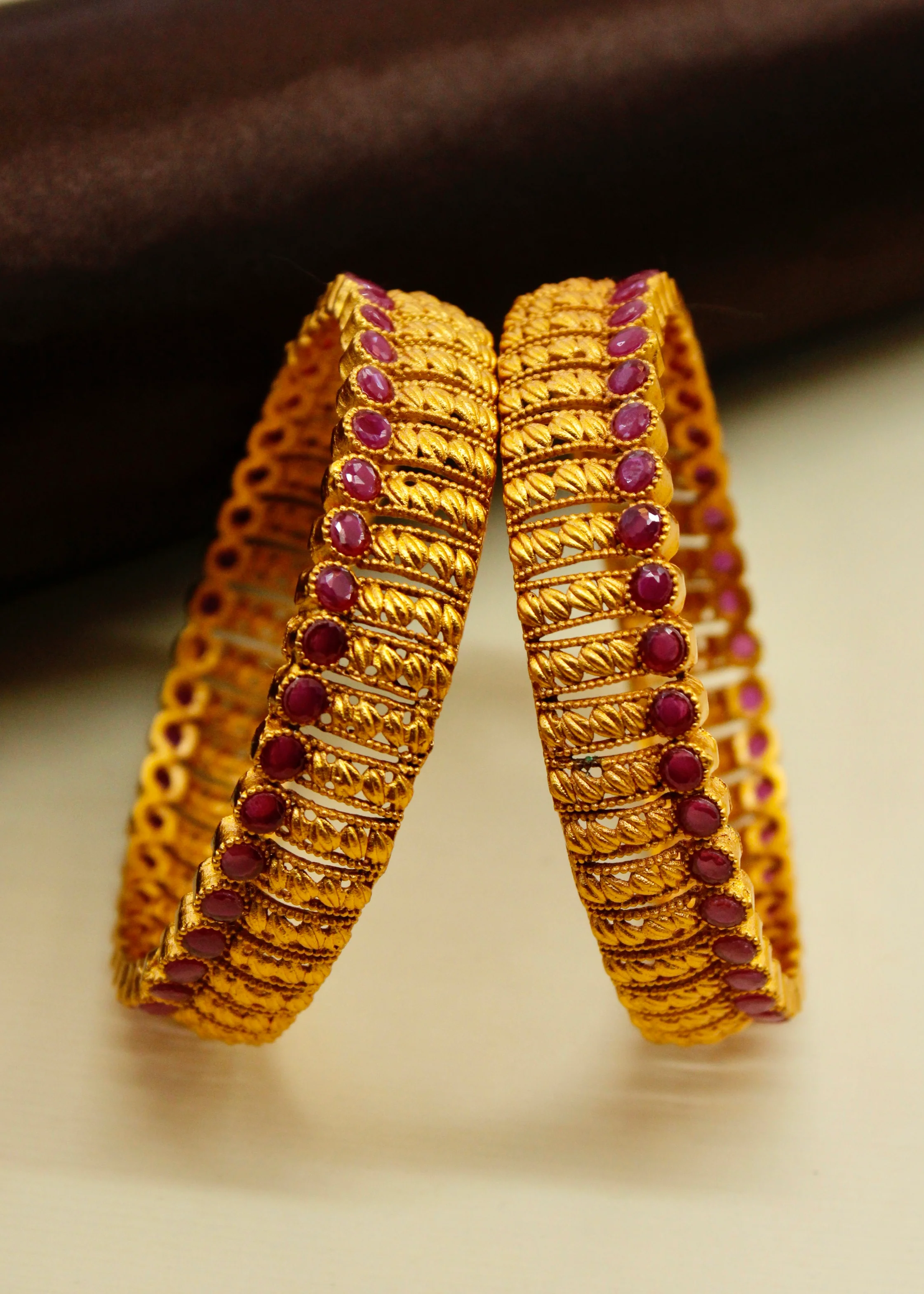 LEAF WITH KEMP STONE BANGLES - Image 7