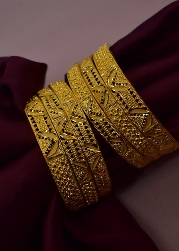 GOLD PLATED SQUARE BANGLES - Image 4