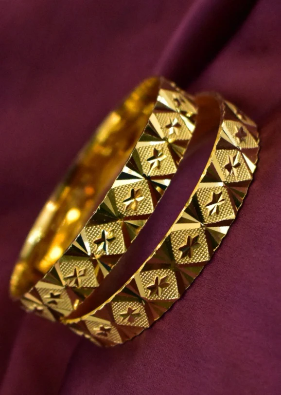 ENTICING PAILU PATLI BANGLES