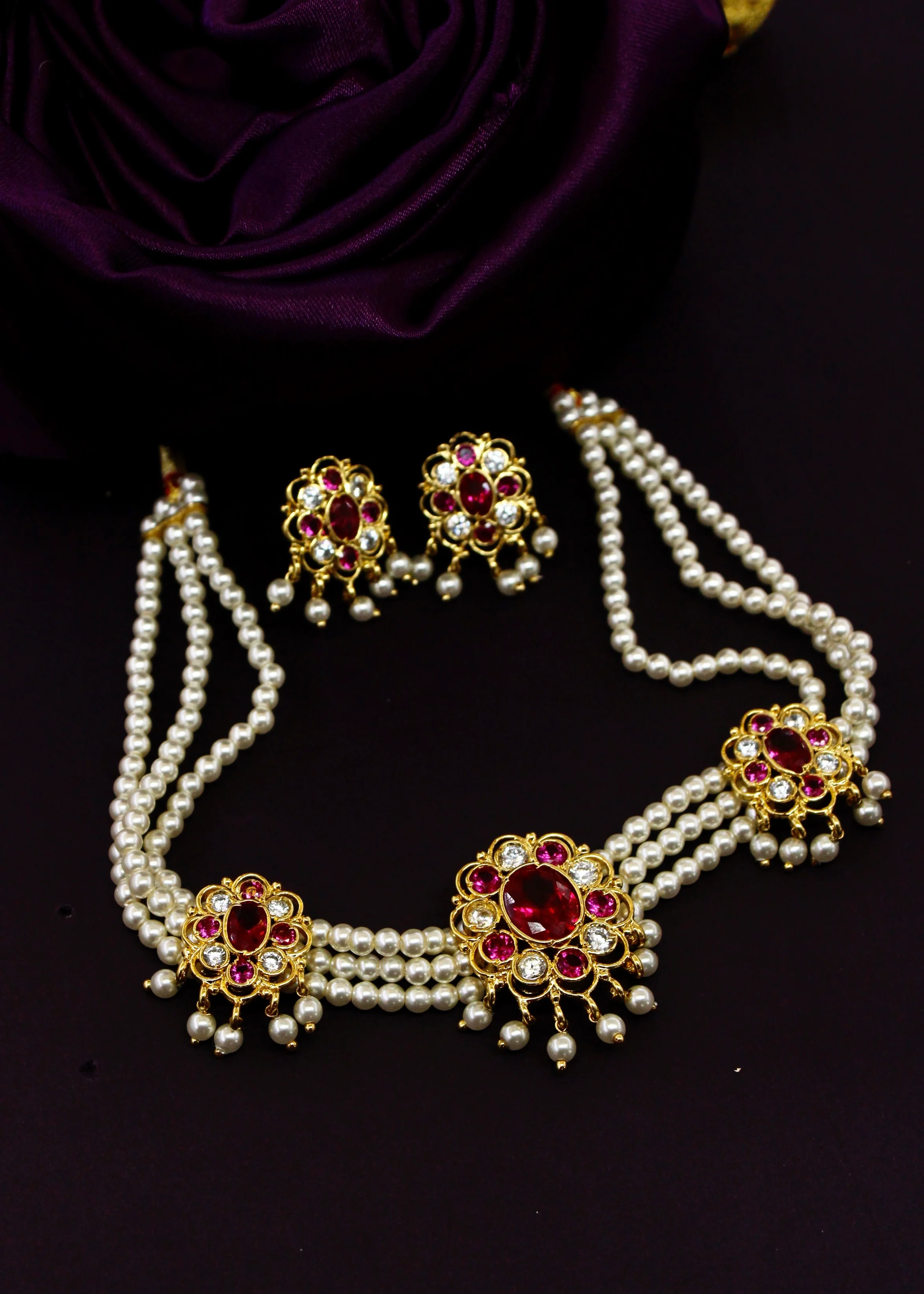 SLEEK OVAL DESIGNER CHOKER - Image 4
