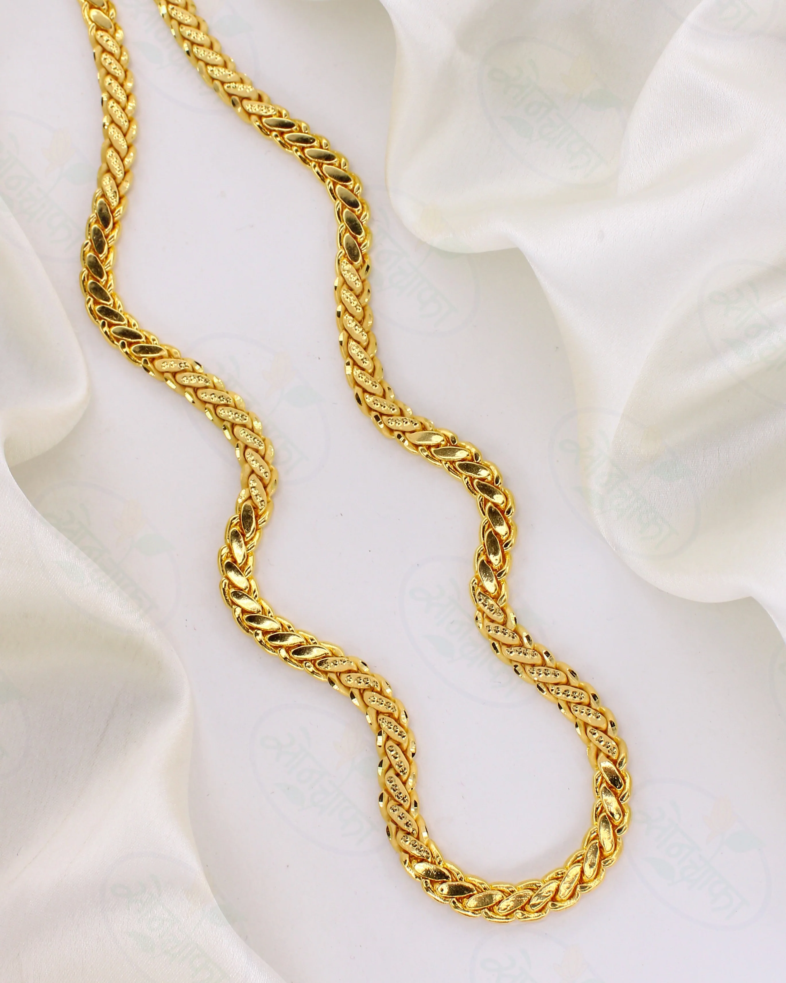 UNIQUE GOLD PLATED CHAIN - Image 2