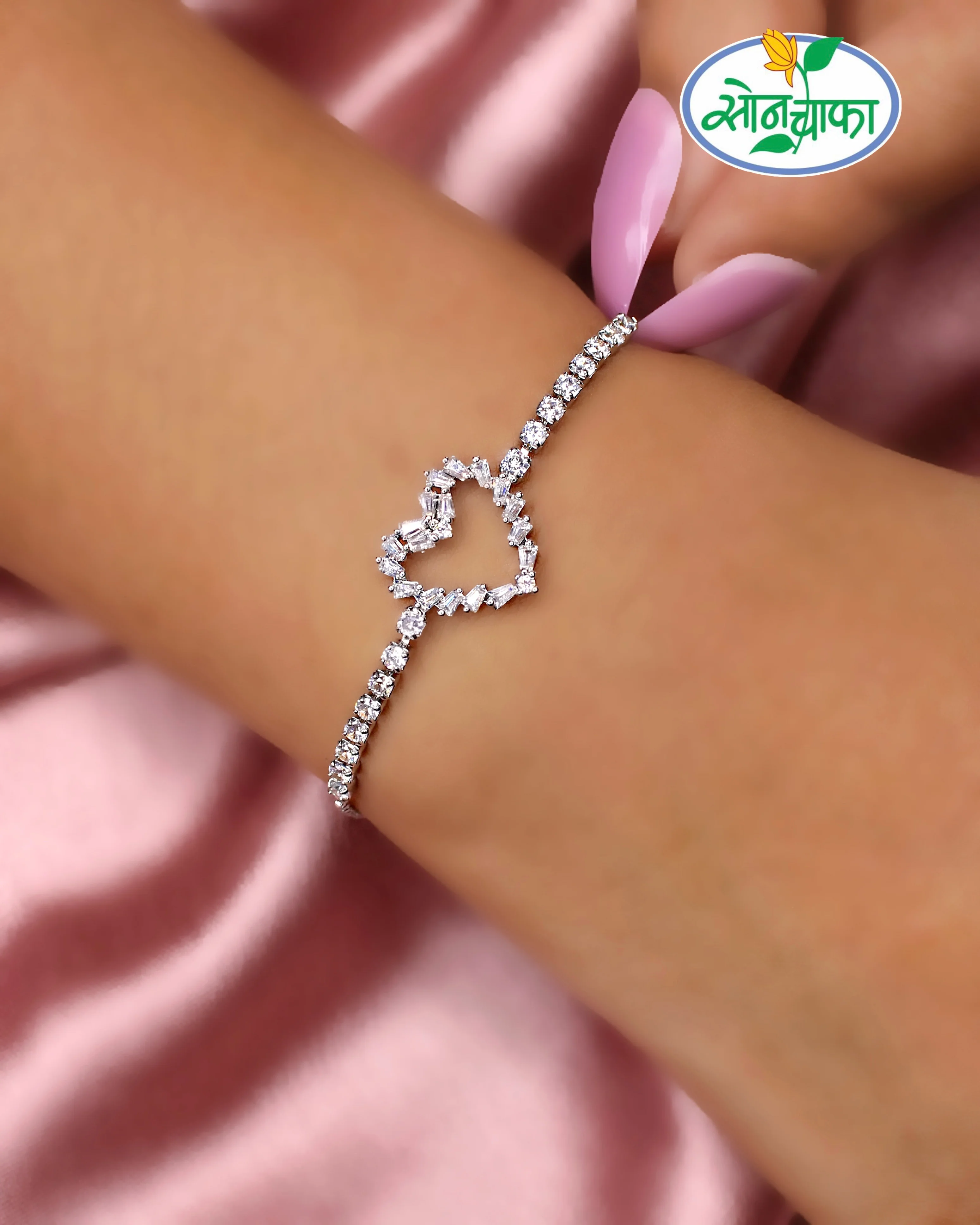 SPARKLING HEART DIAMOND BRACELET - Image 3