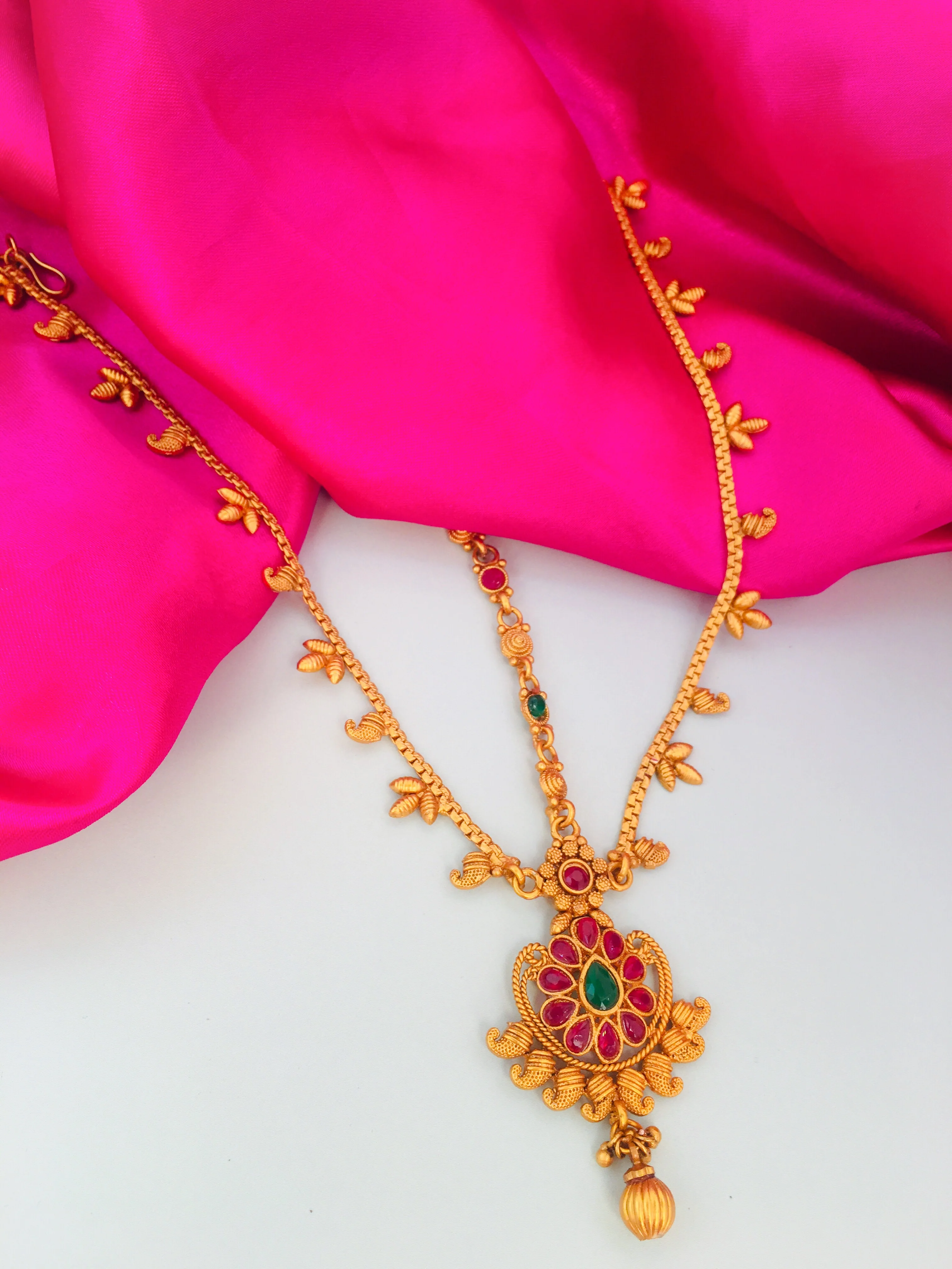 BEAUTIFUL MATTE FINISH BINDI - Image 4