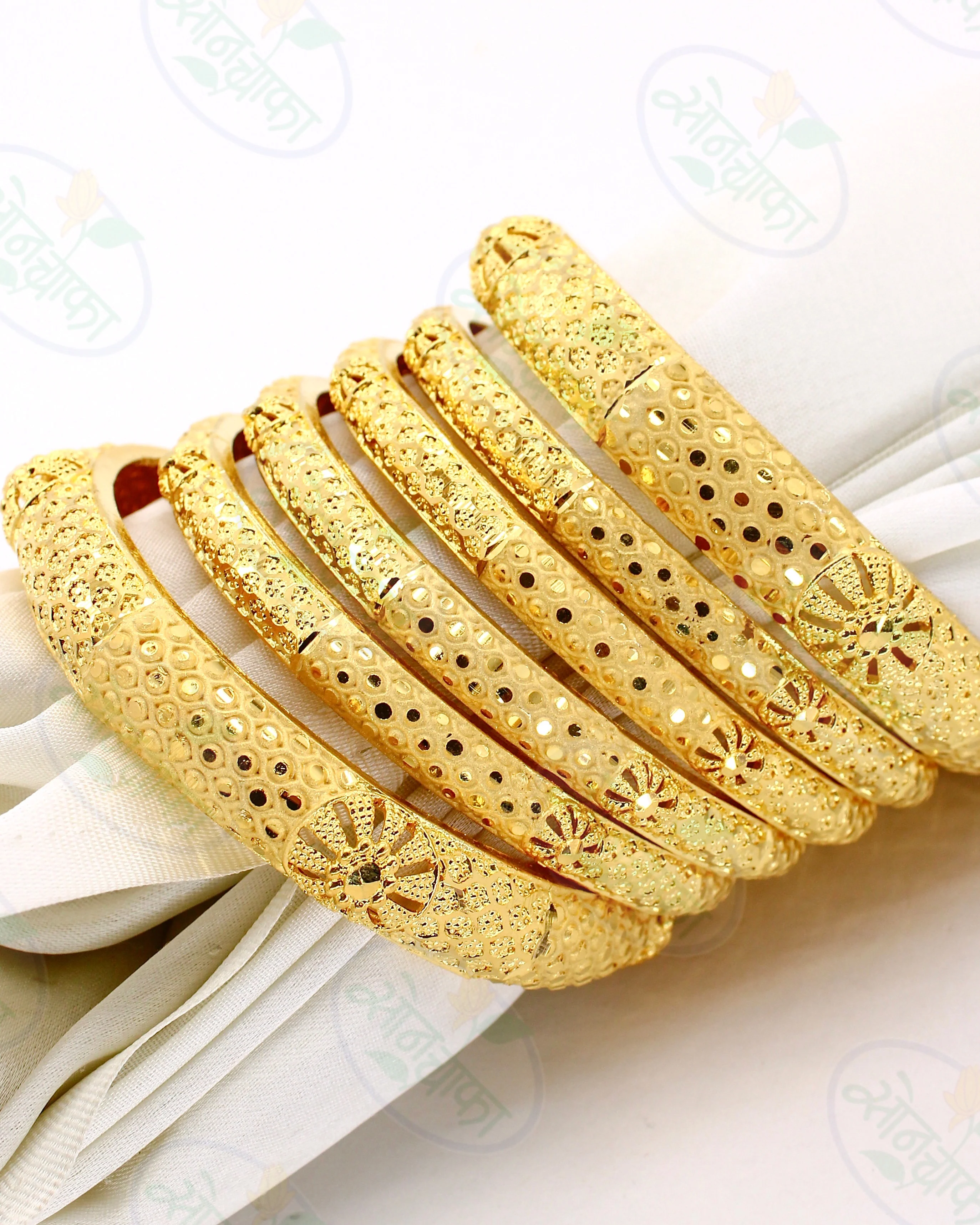 ROYAL GOLDEN GLEAM BANGLES - Image 2