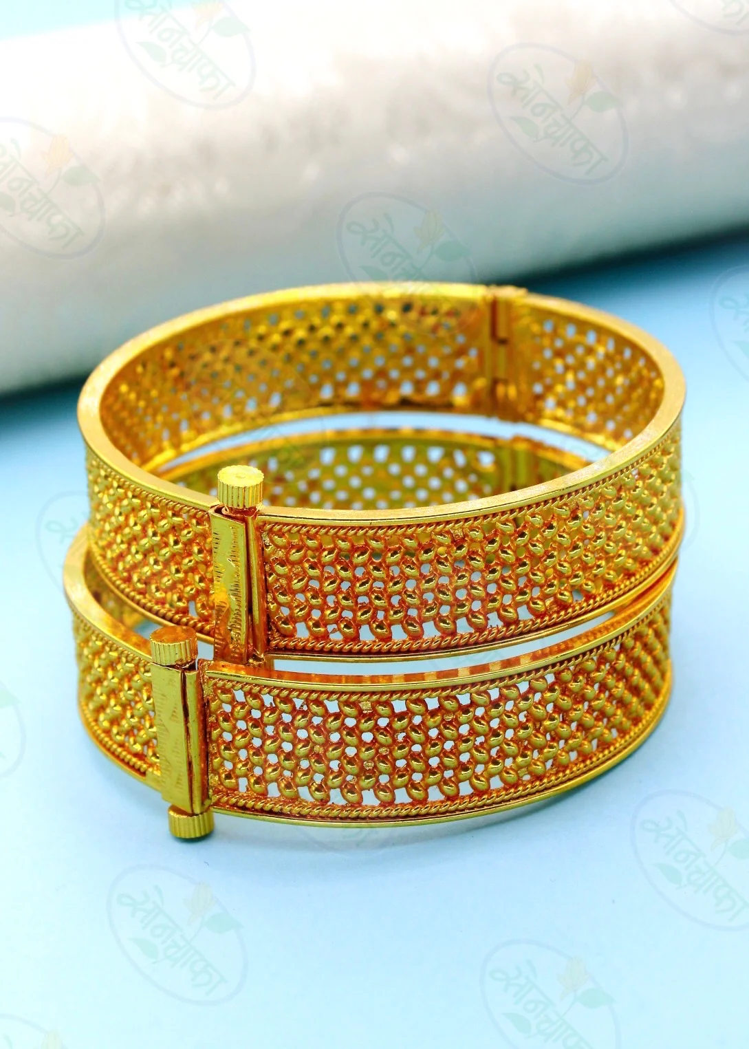 ROYAL TEMPLE PESHWAI BANGLES - Image 3