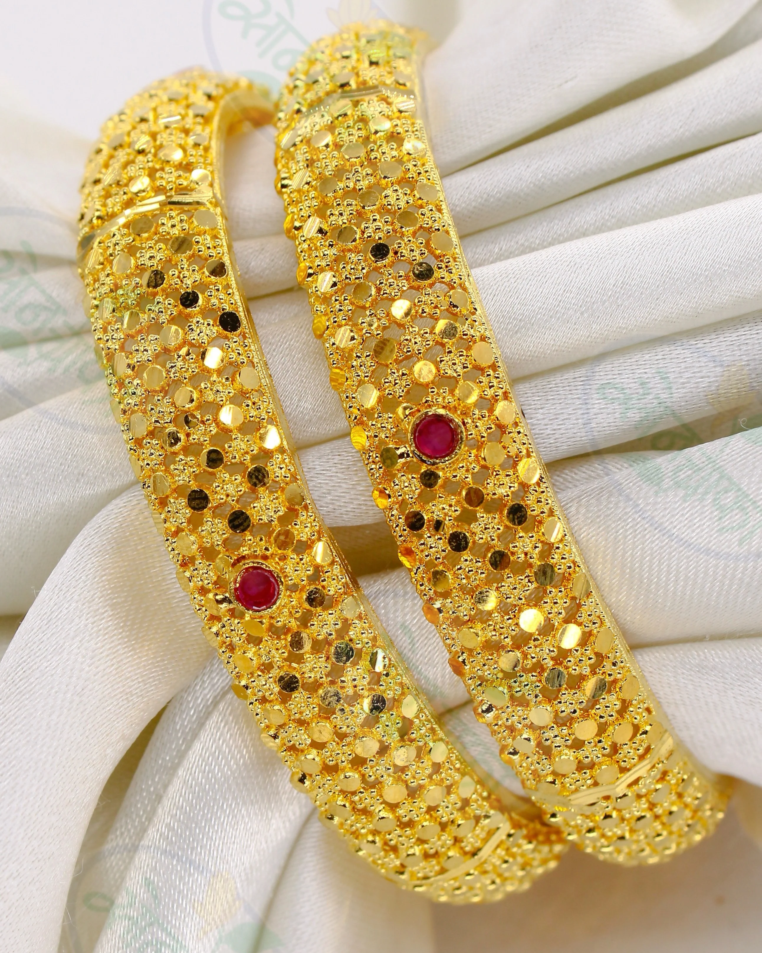 RADIANT GOLDEN BANGLES - Image 3