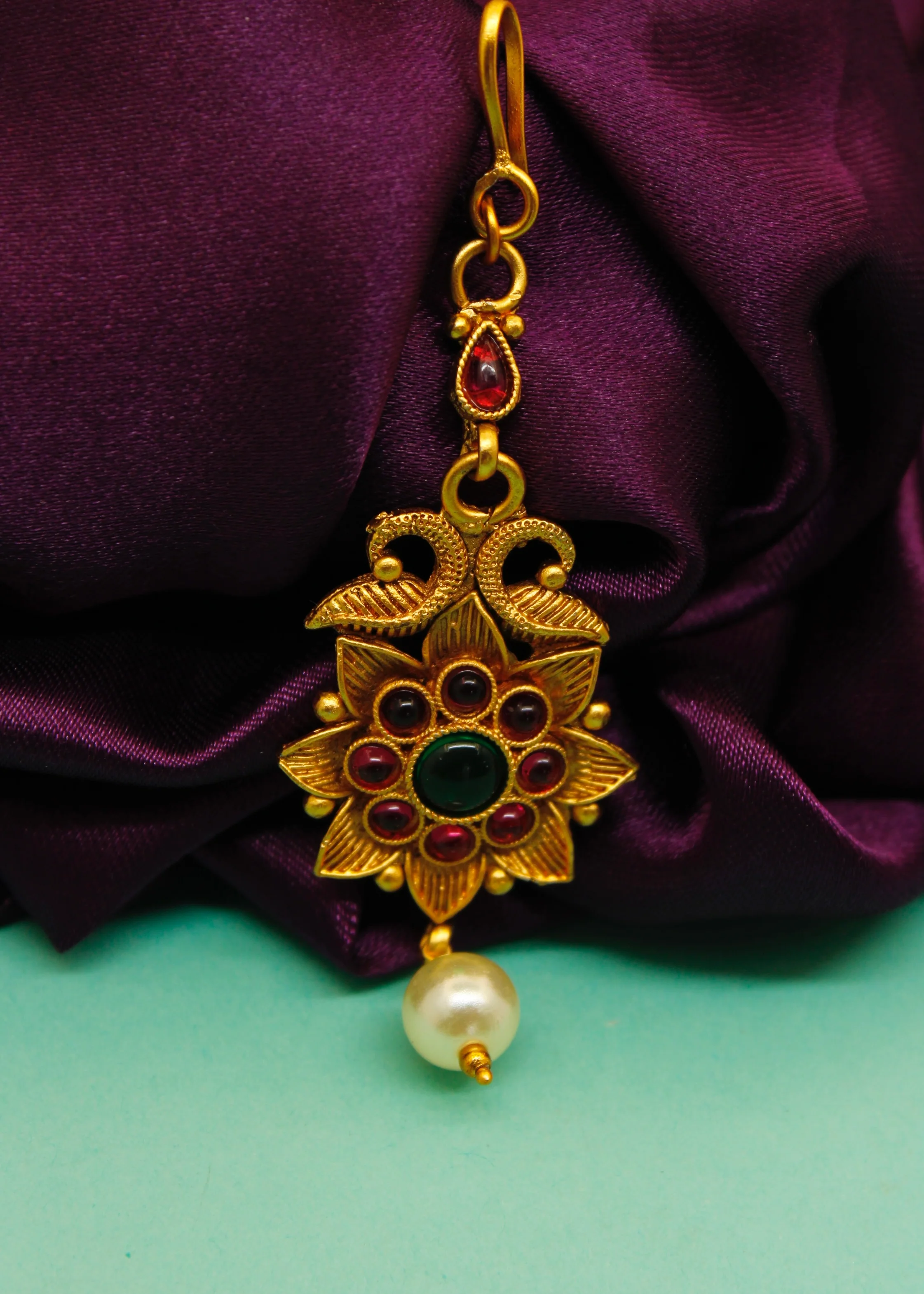 STUDDED FLORAL PESHWAI BINDI