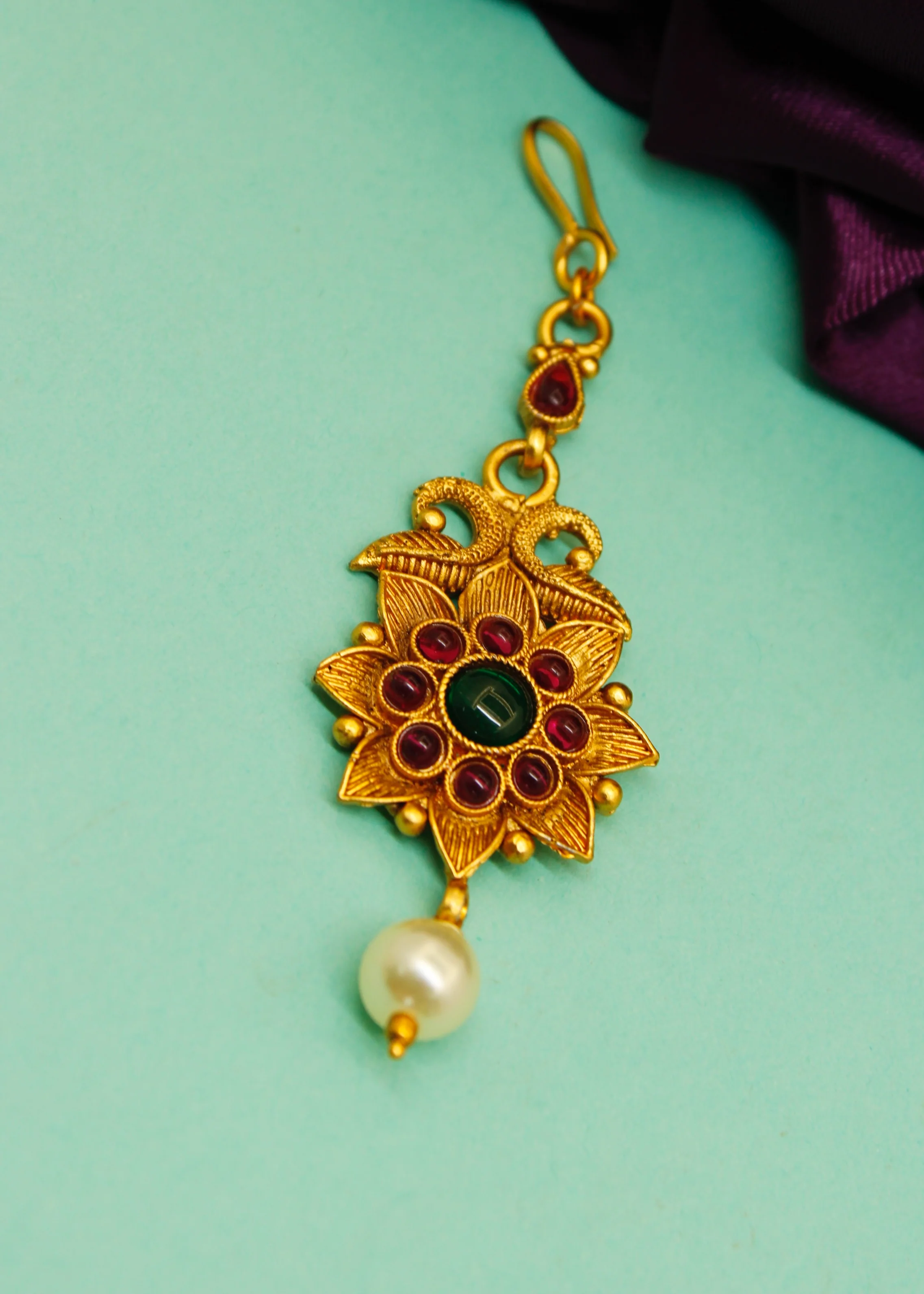 STUDDED FLORAL PESHWAI BINDI - Image 2