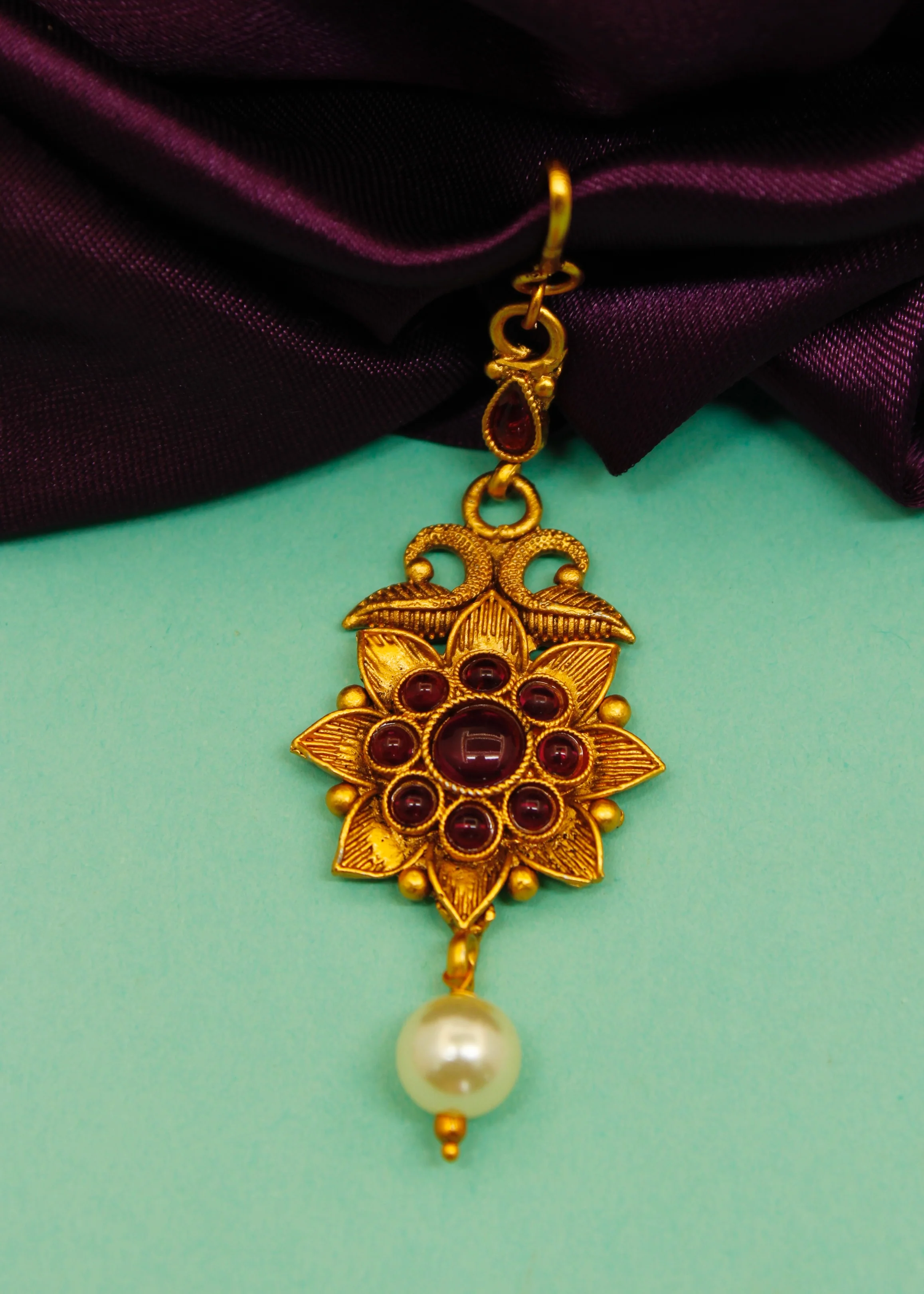 STUDDED FLORAL PESHWAI BINDI - Image 4