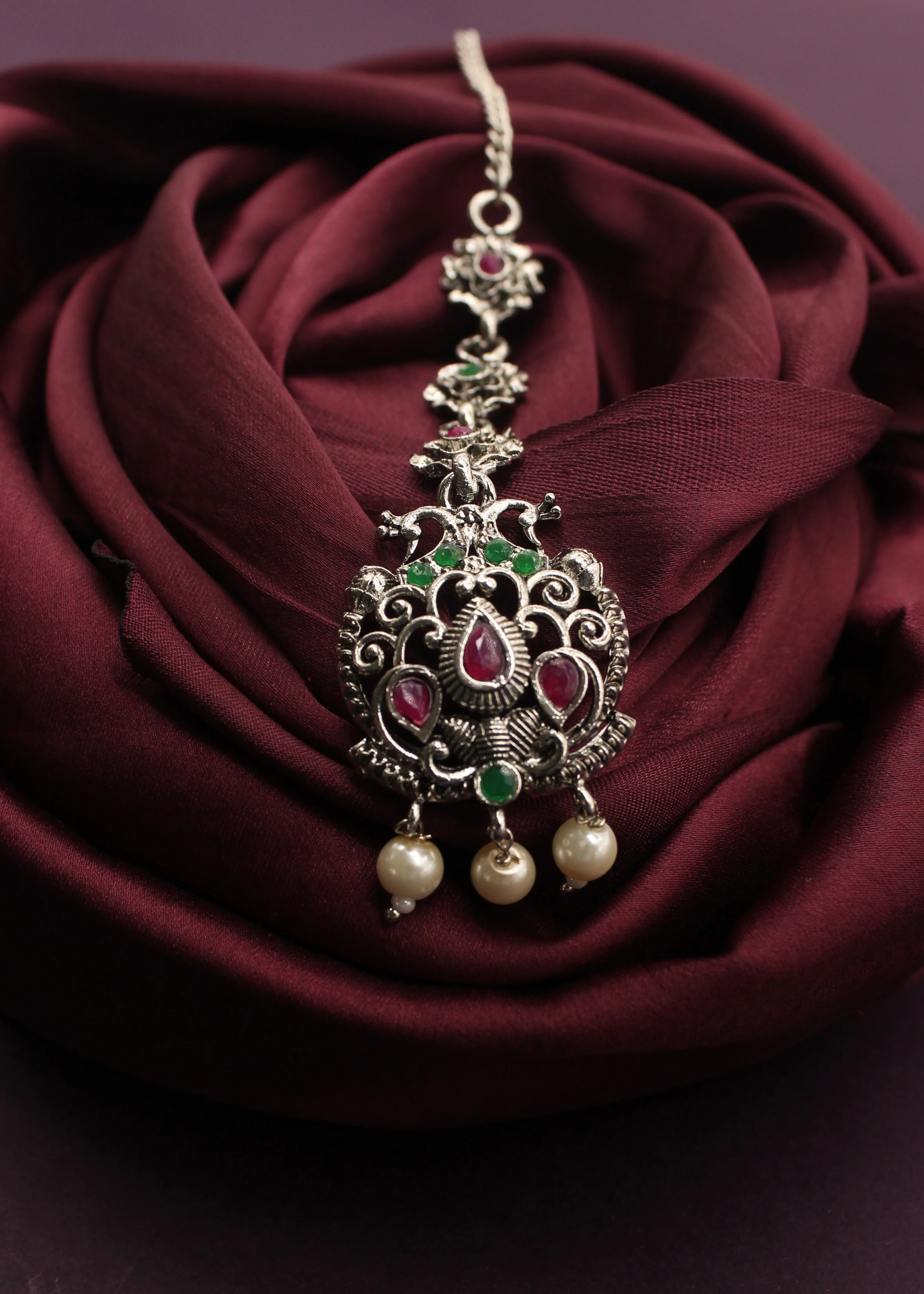 GRACEFUL OXIDISED BINDI