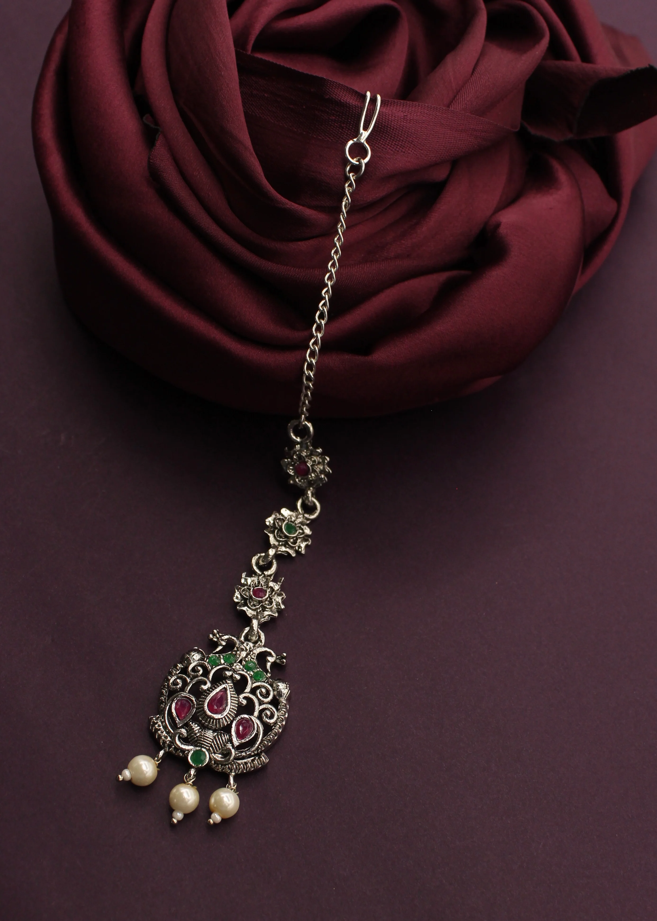 GRACEFUL OXIDISED BINDI - Image 2