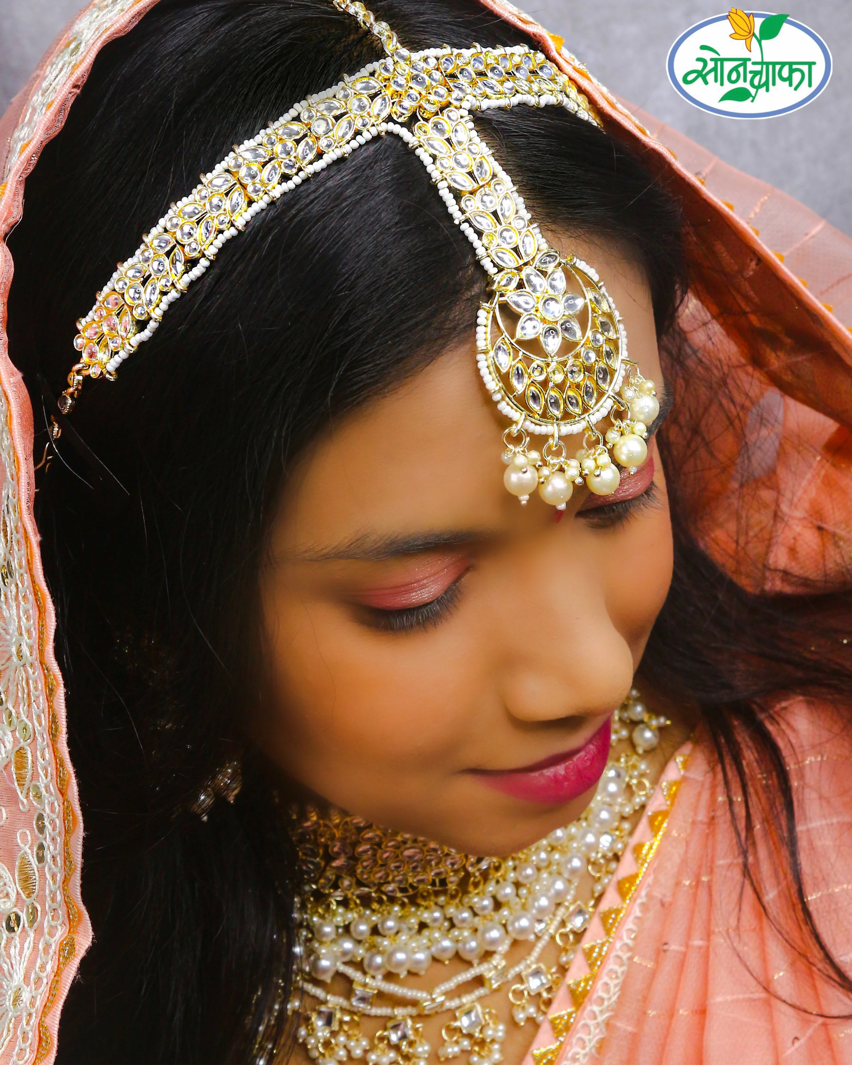 ELEGANT ROYAL BINDI