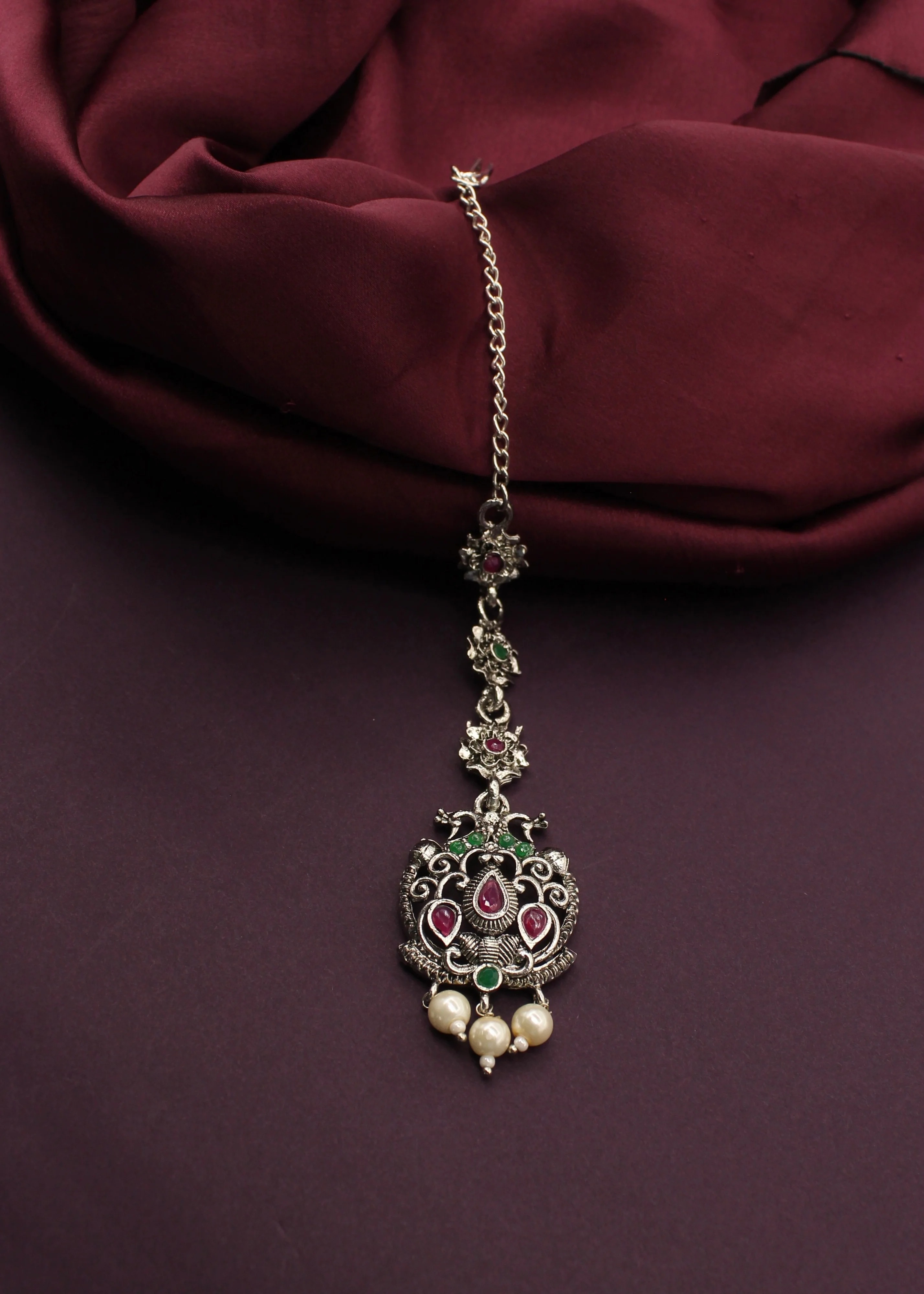 GRACEFUL OXIDISED BINDI - Image 3