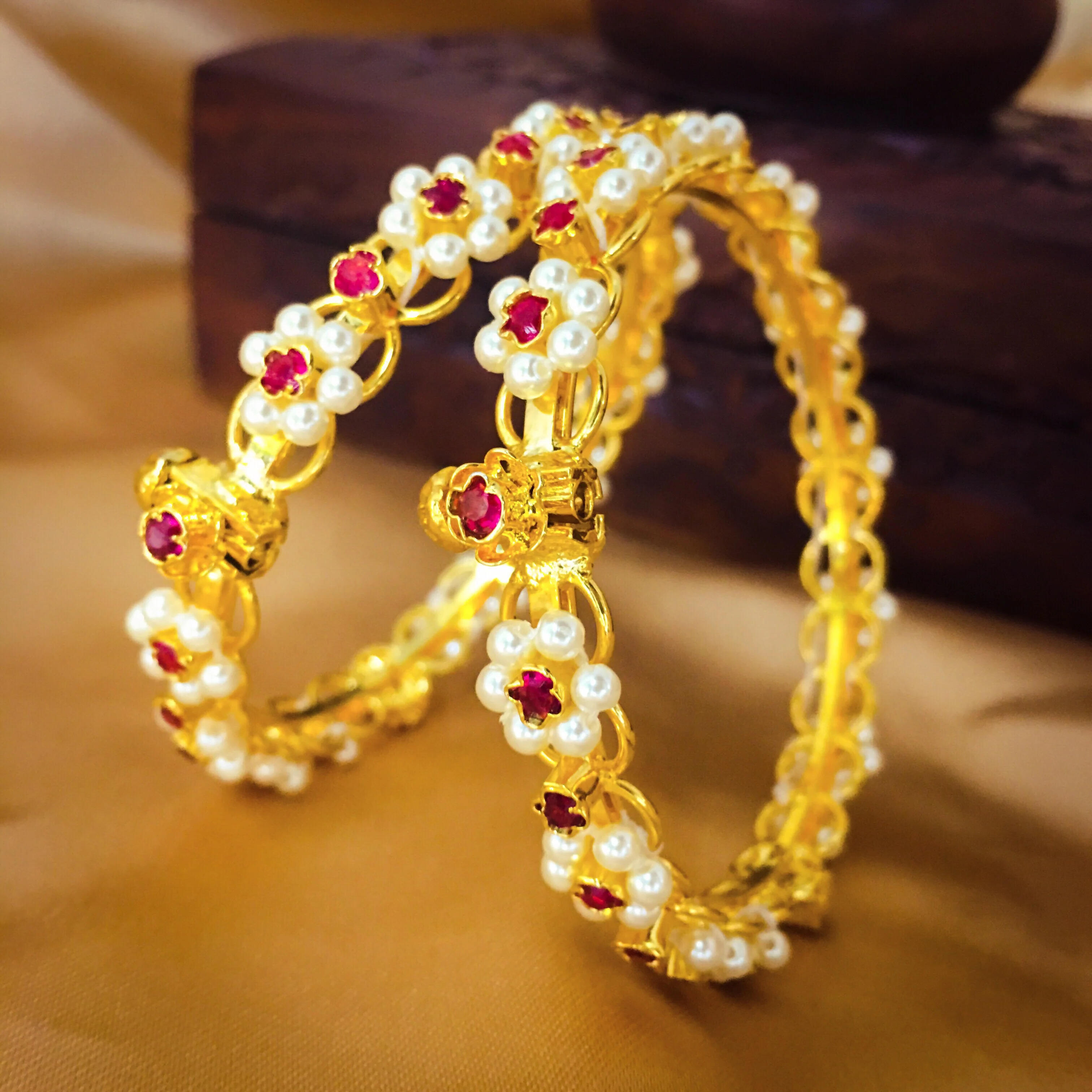 FLORAL DESIGN PEARL BANGLES - Image 9