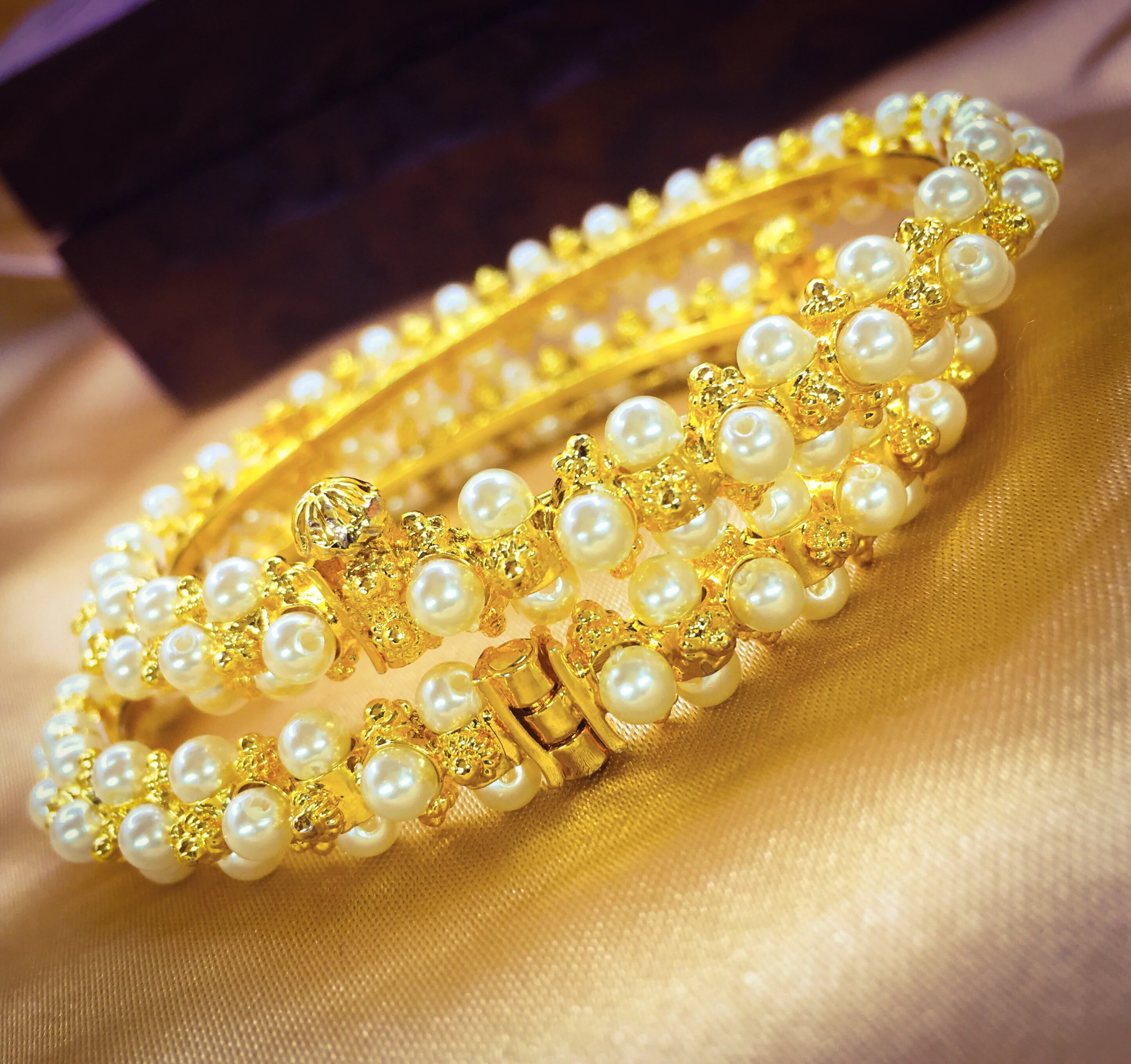 GOLDEN & PEARL BEADS BANGLES - Image 5