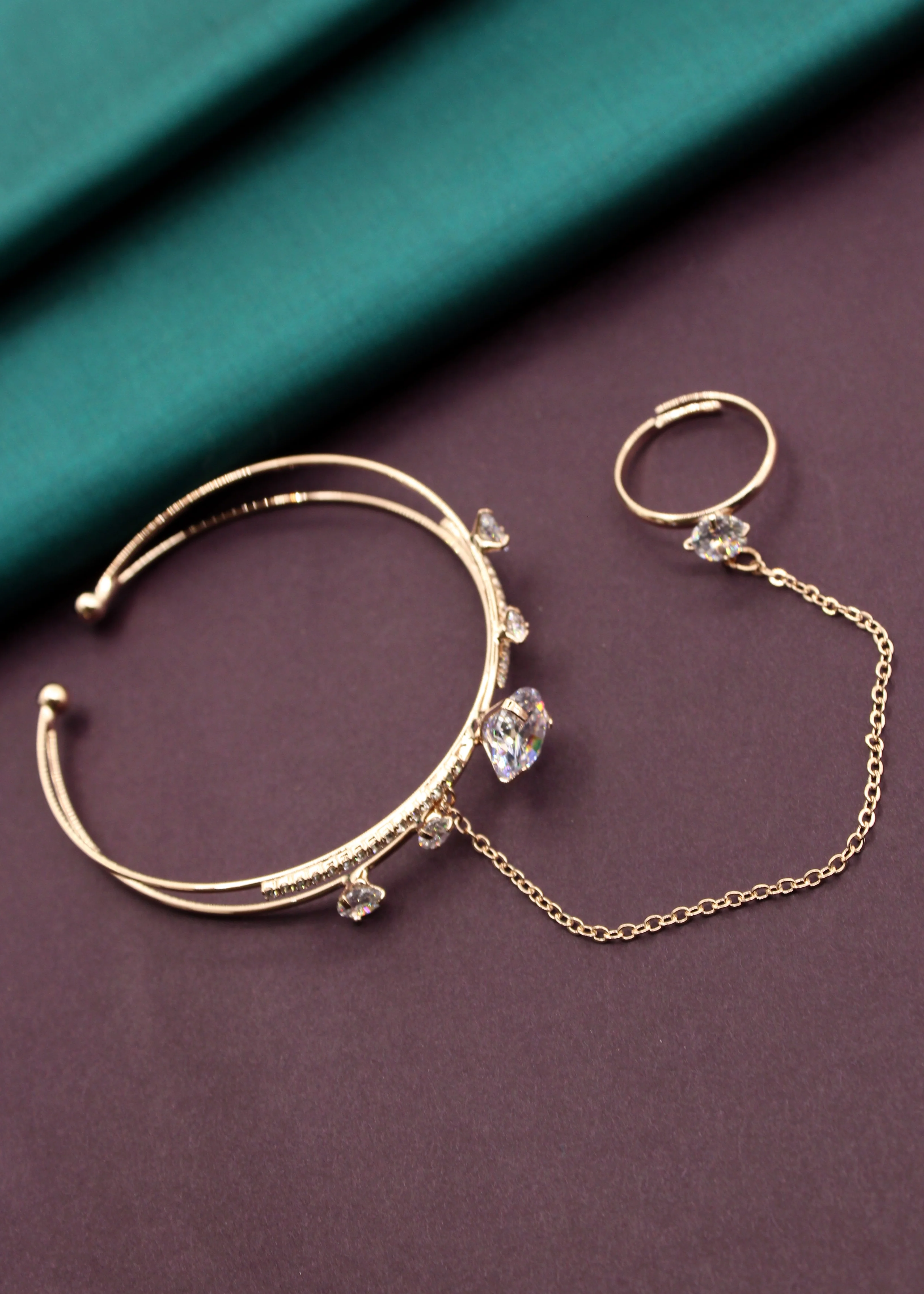 ALLURING DIA BRACELET - Image 3