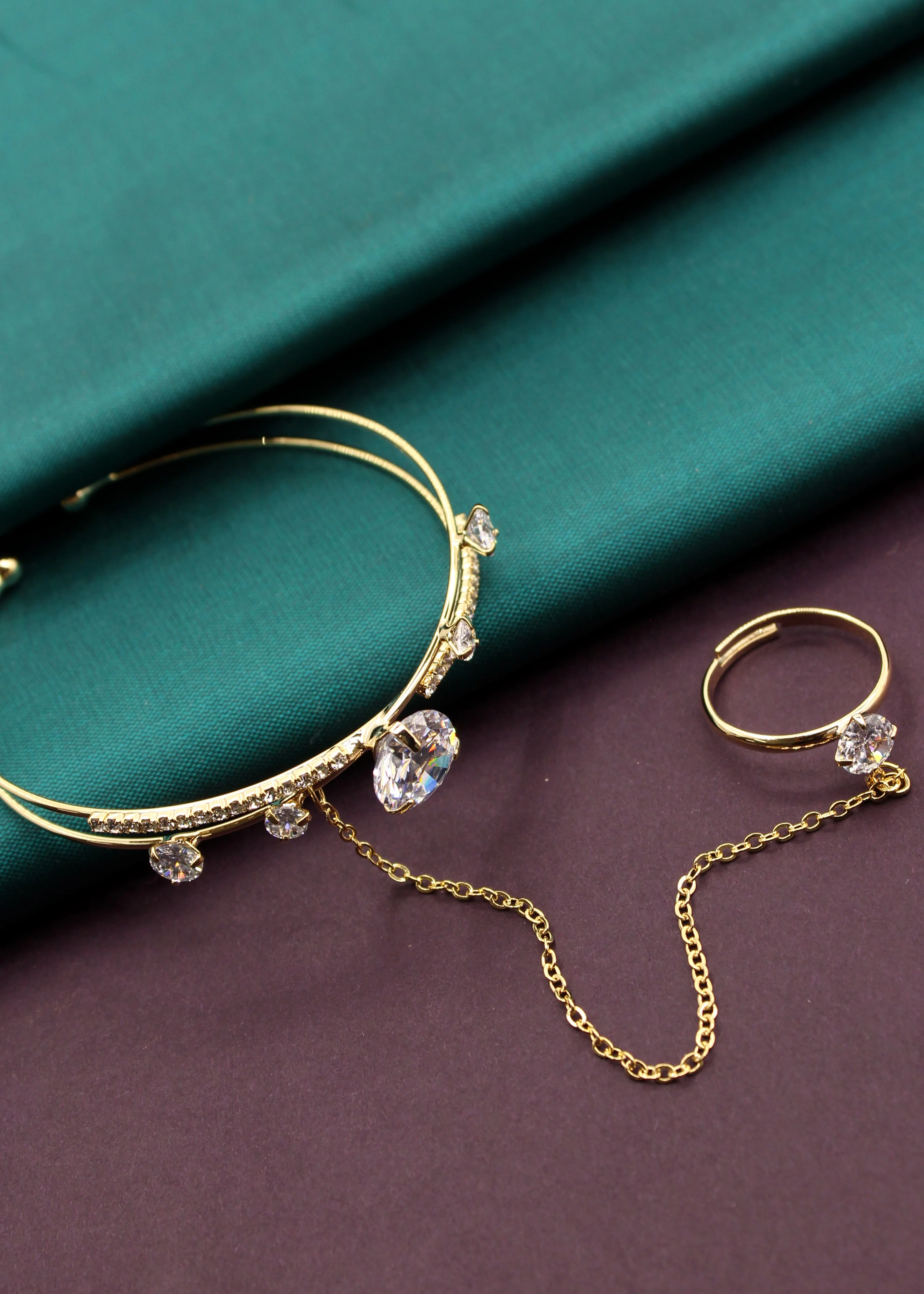 ALLURING DIA BRACELET - Image 4