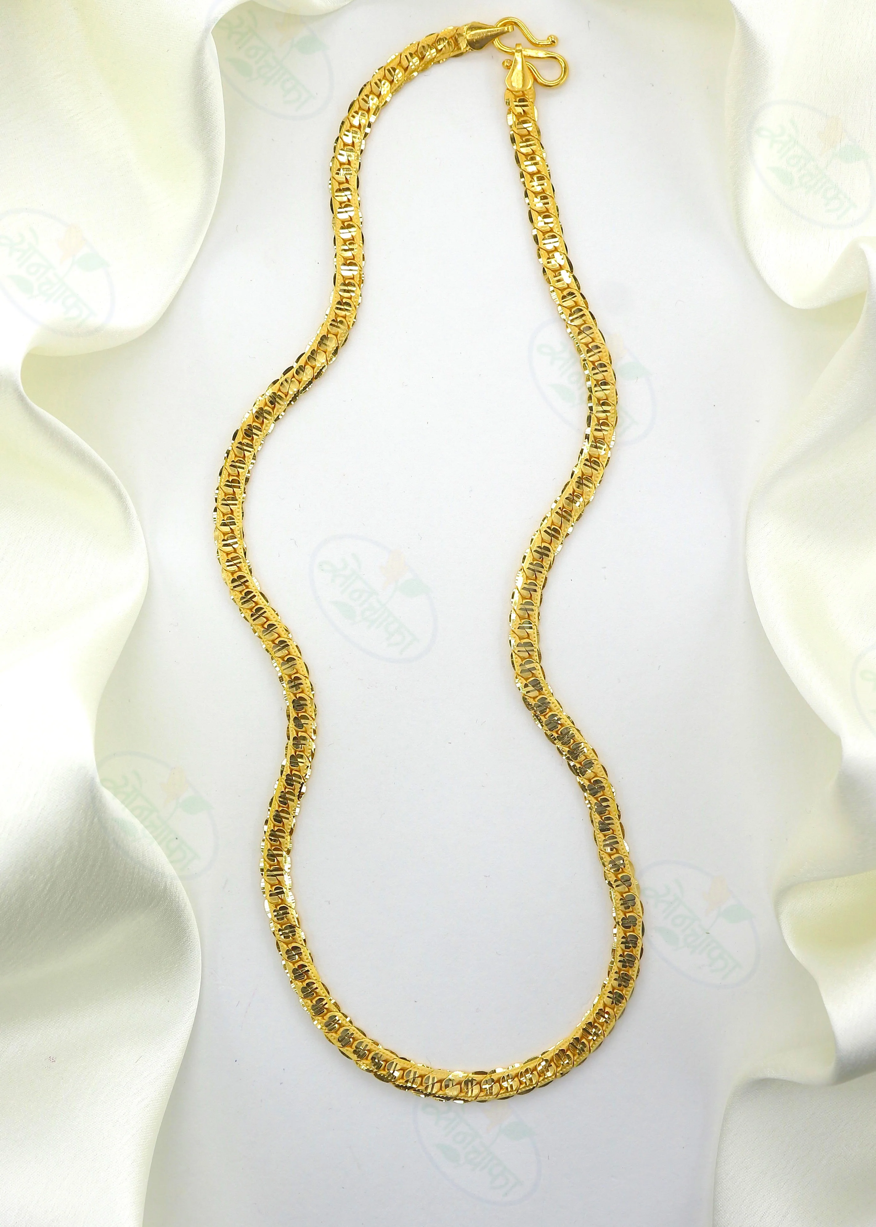 ATTRACTIVE GOLD PLATED CHAIN