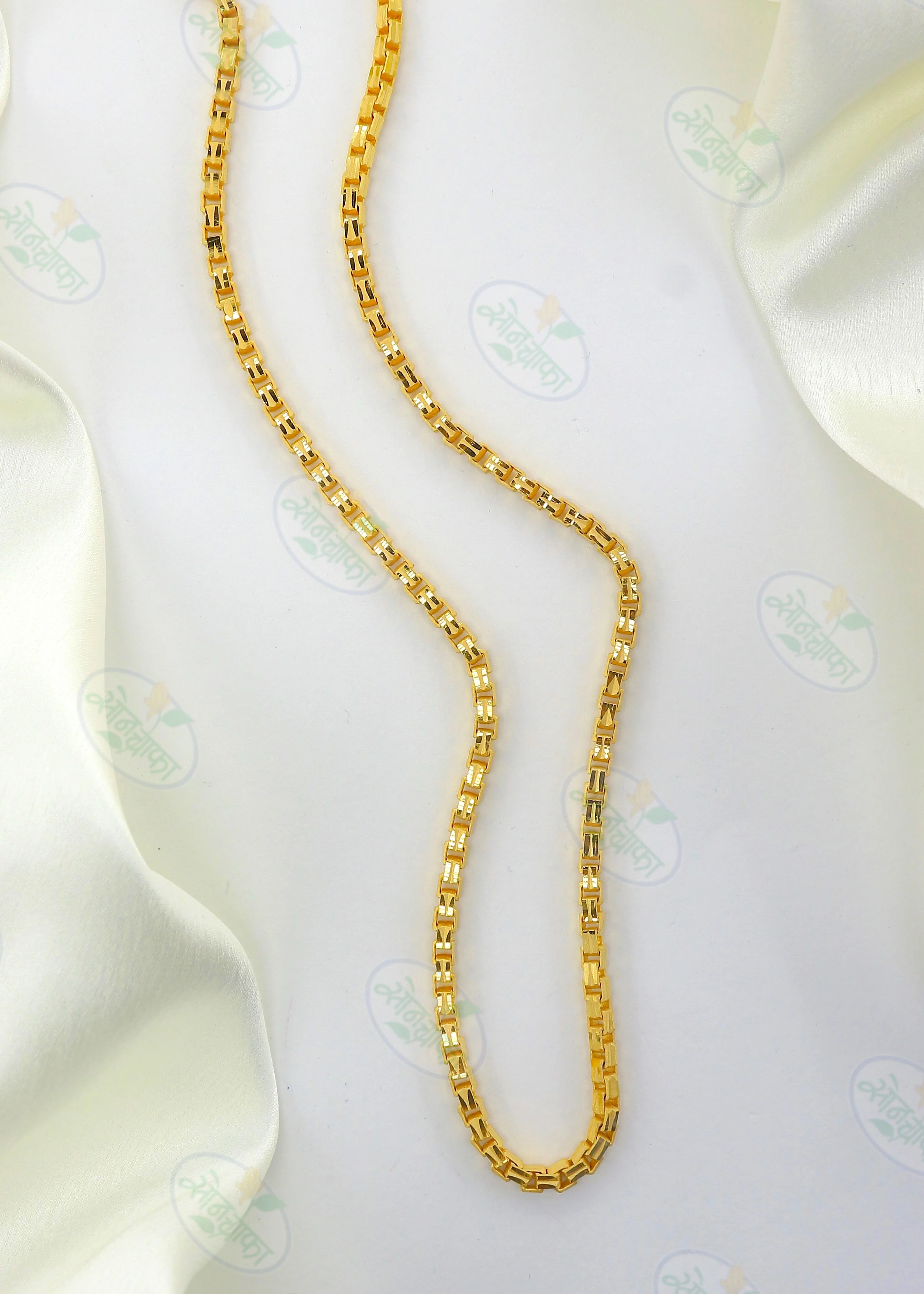 ALLURING GOLD PLATED CHAIN - Image 3