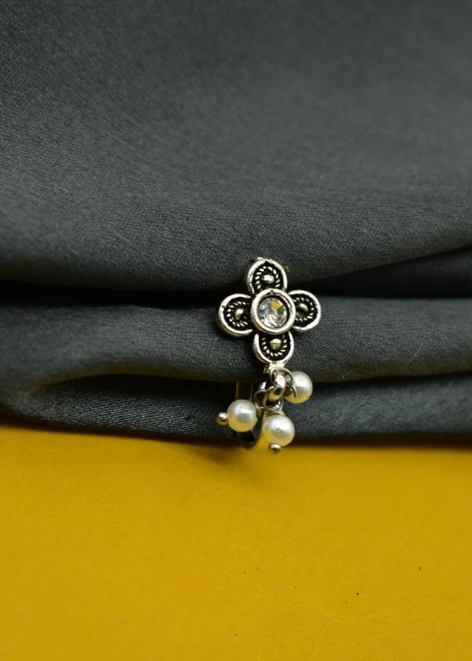PRETTY OXIDISED NOSE PIN - Image 3