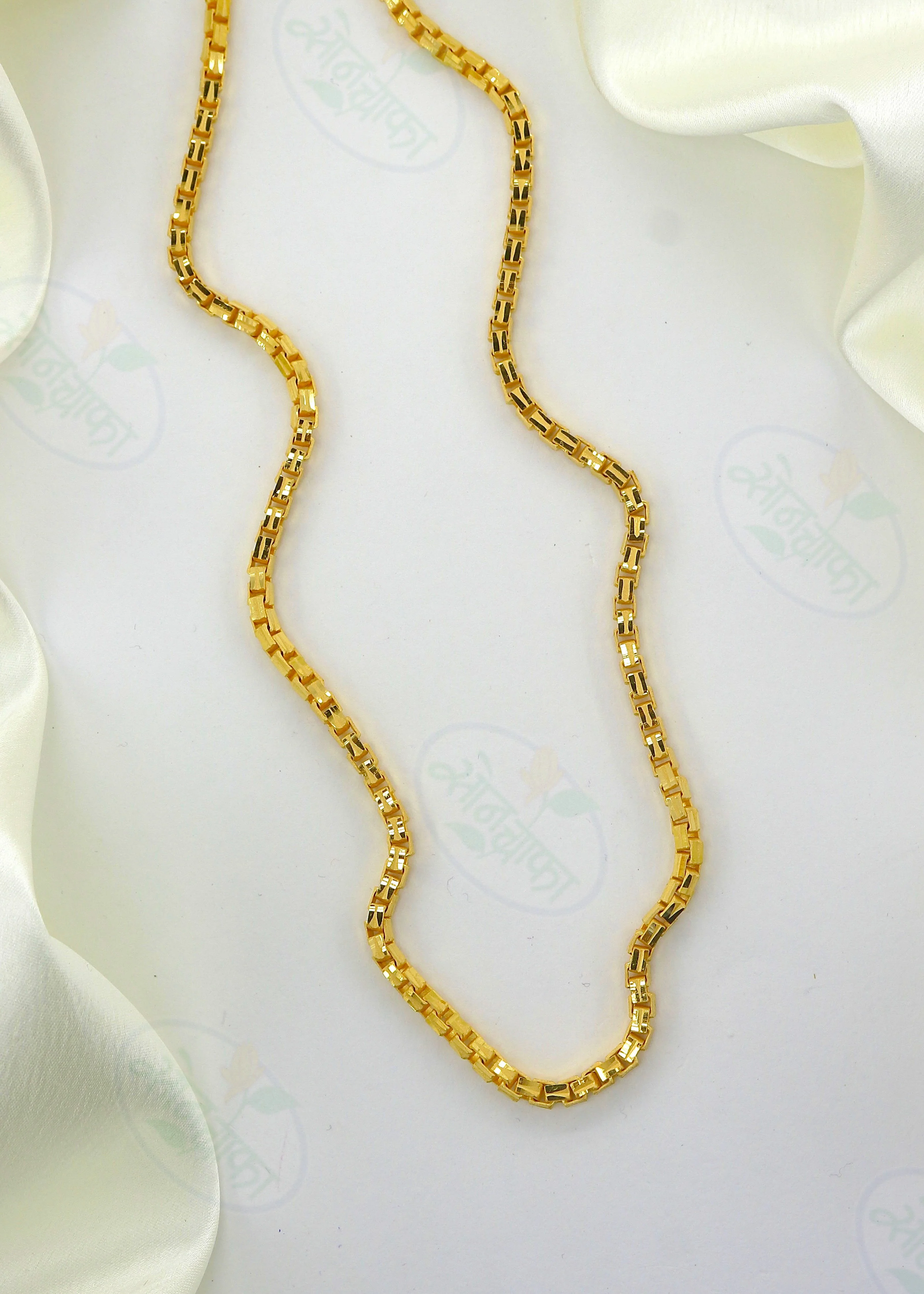 OPULENT ALLURE GOLD PLATED CHAIN - Image 3