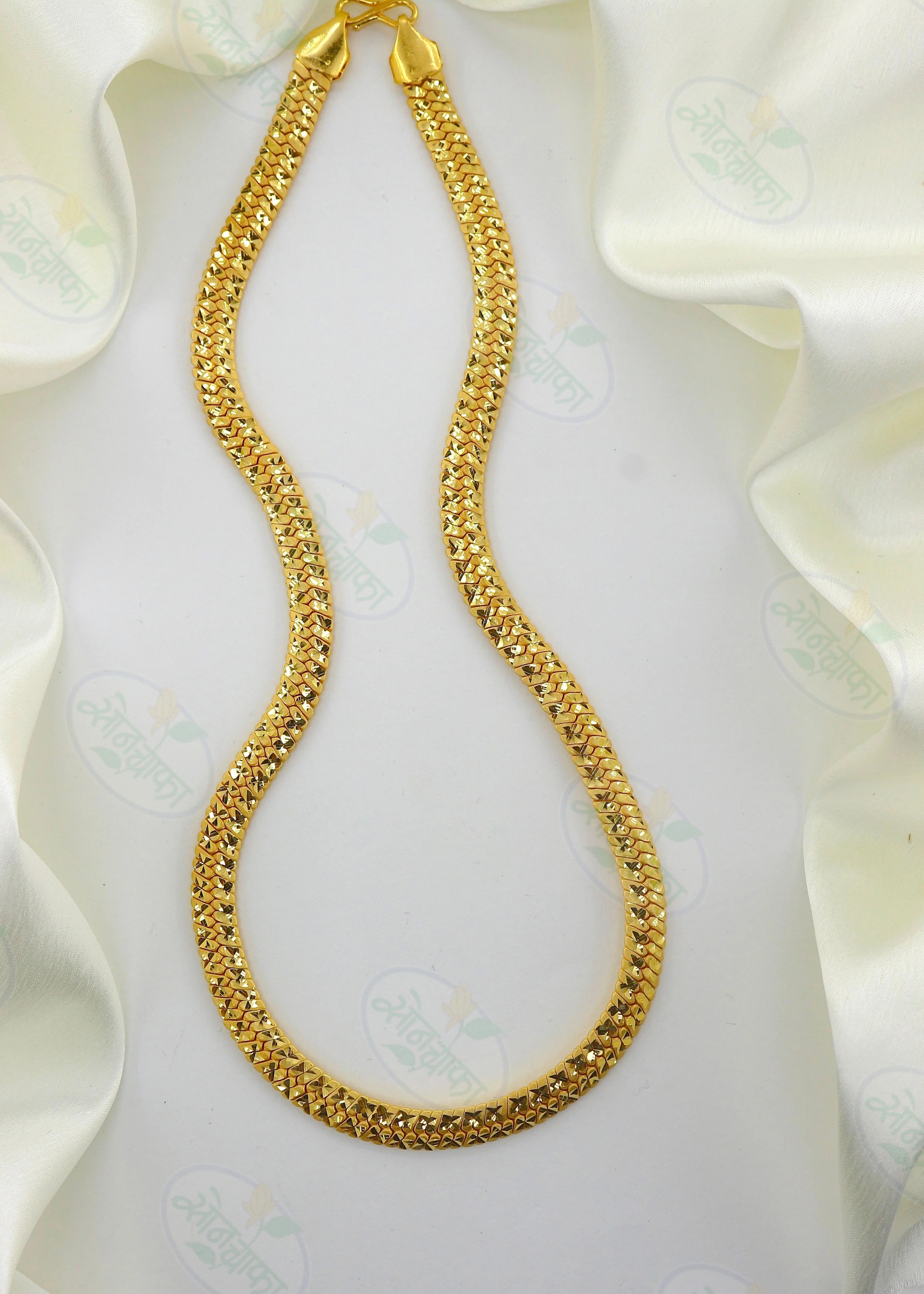 CLASSY & TRENDY DESIGNER GOLD PLATED CHAIN - Image 2
