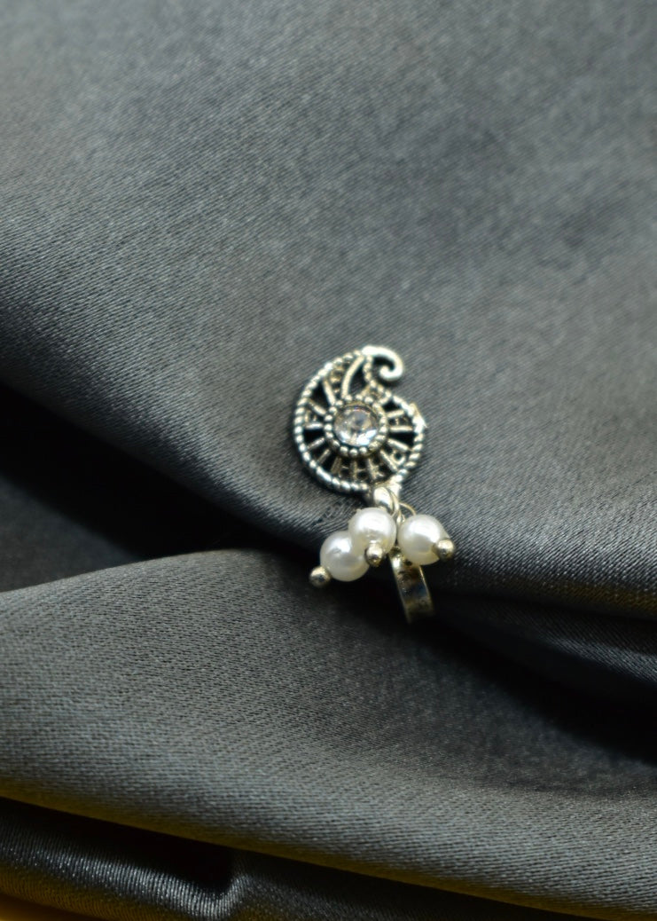 FANCY OXIDISED NOSE PIN