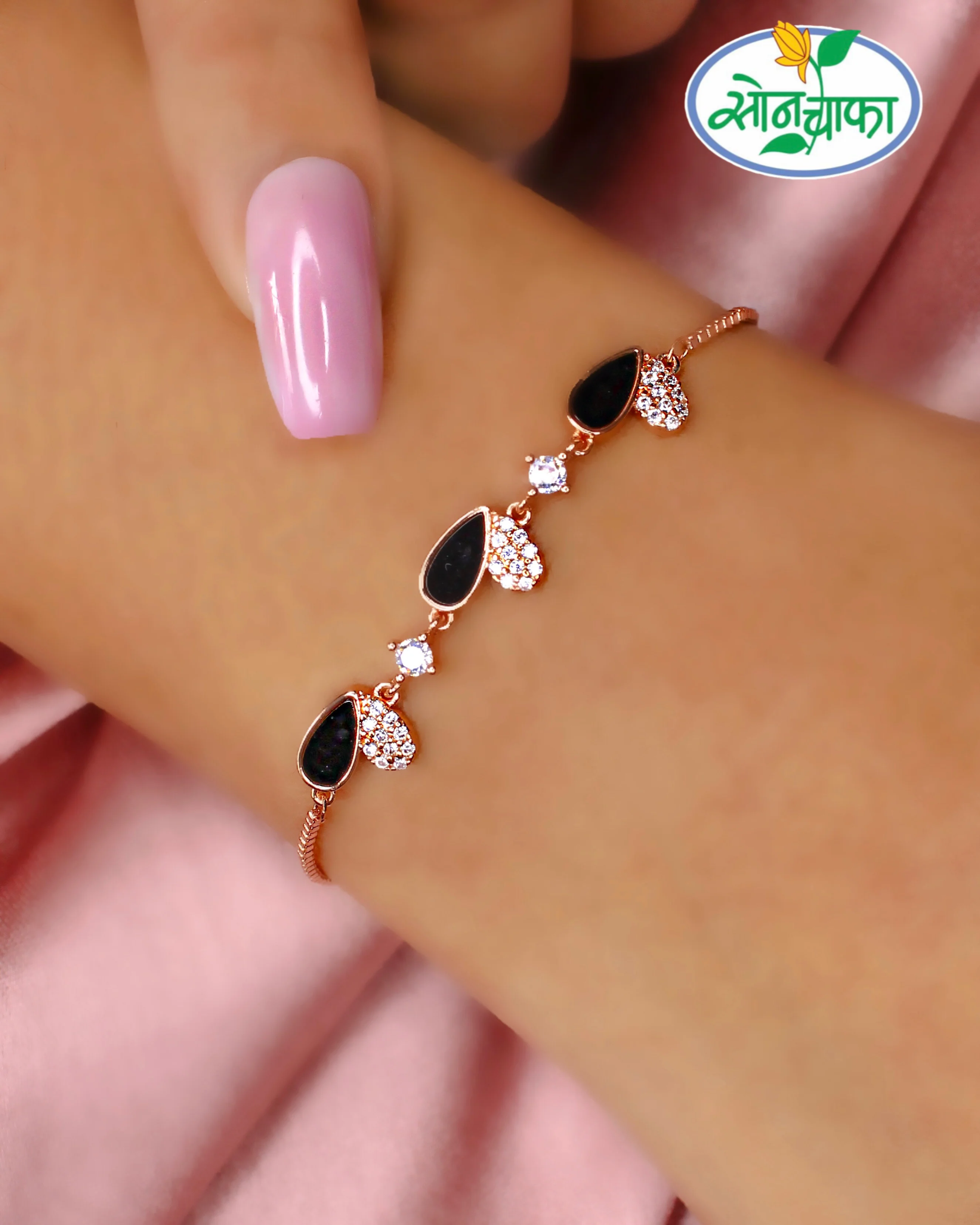 PRETTY HEART SHAPE DESIGNER BRACELATE - Image 3