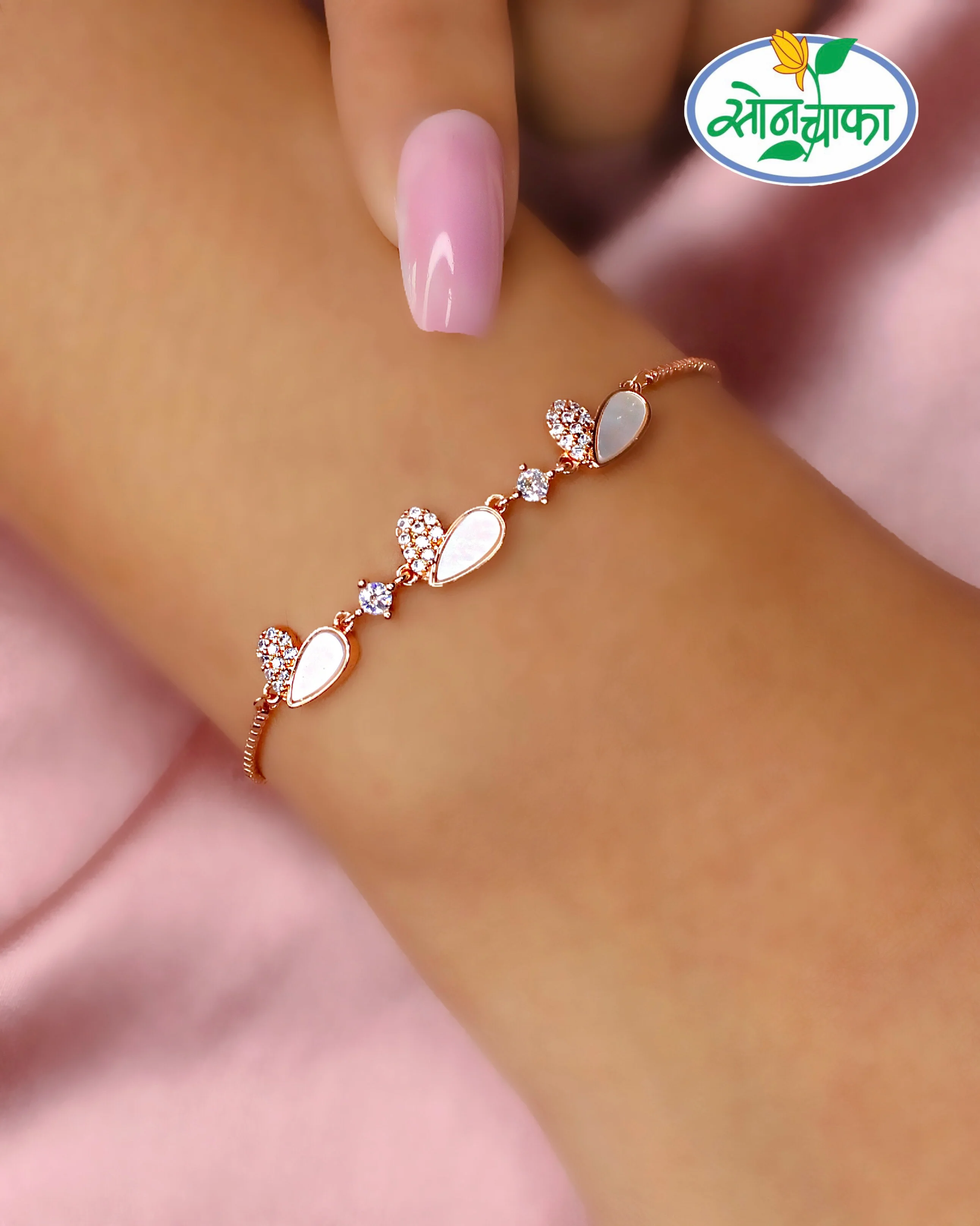 PRETTY HEART SHAPE DESIGNER BRACELATE - Image 4