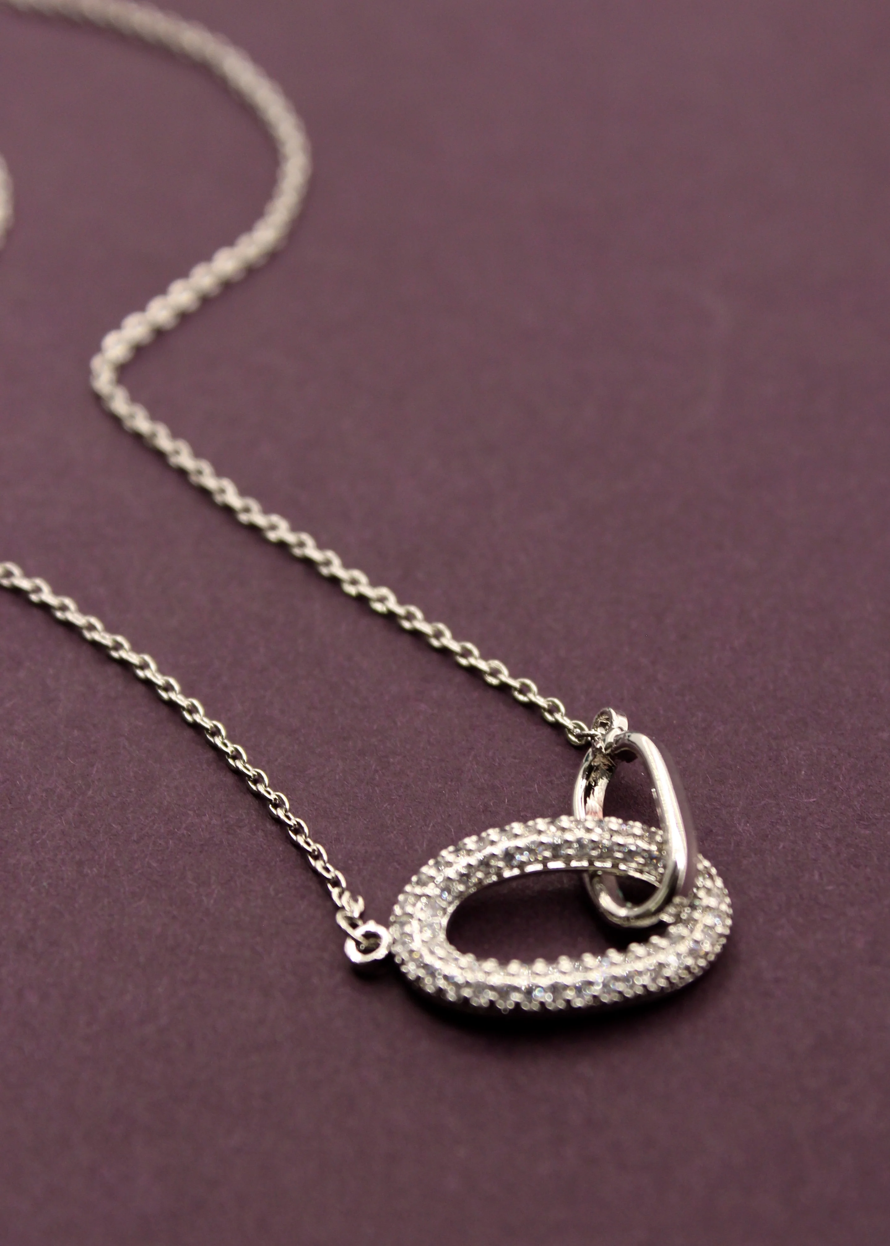 DESIGNER OVAL PENDANT DIA CHAIN - Image 3