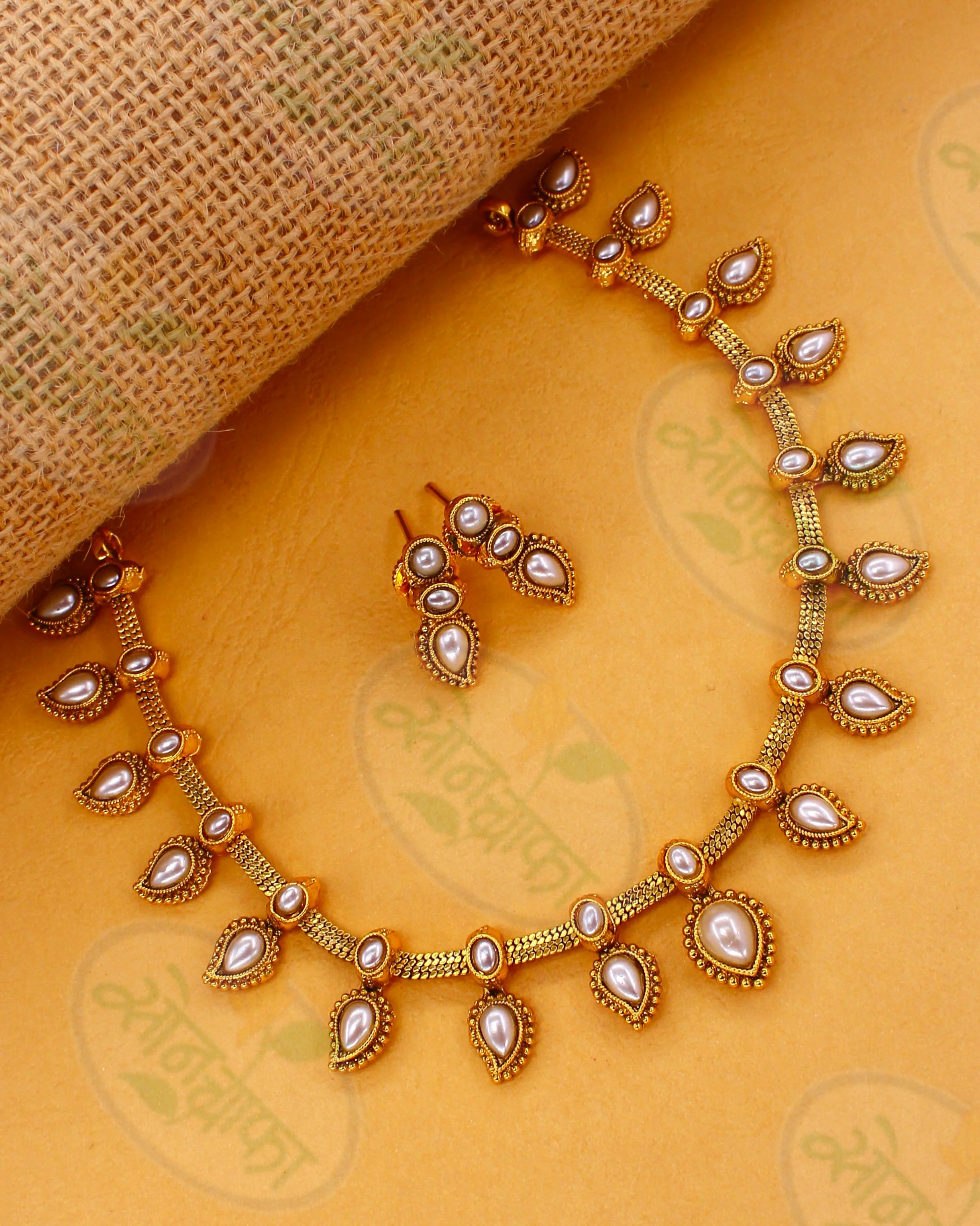 LEAF DESIGNER NECKLACE - Image 2