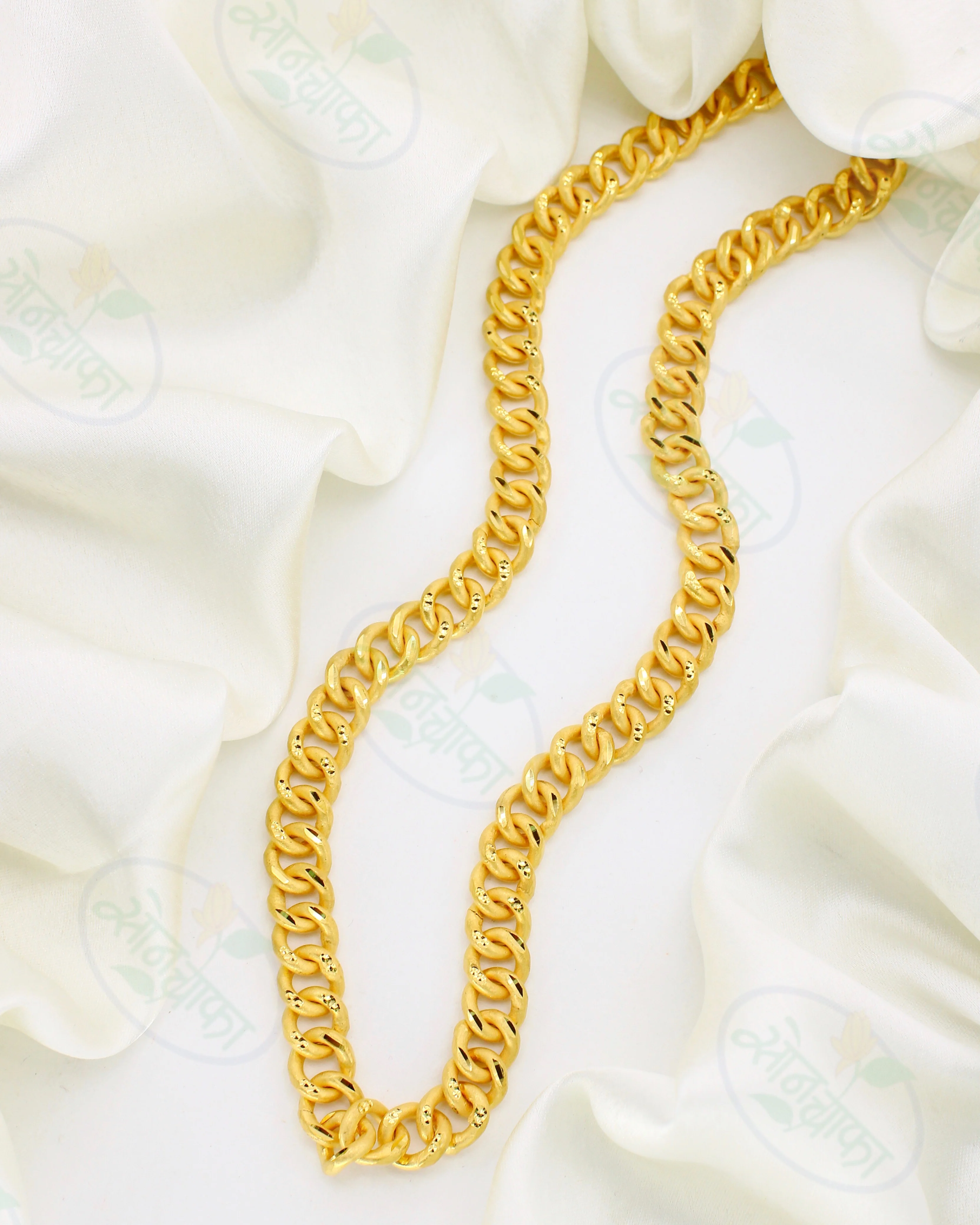RADIANT LINK GOLD PLATED CHAIN - Image 3