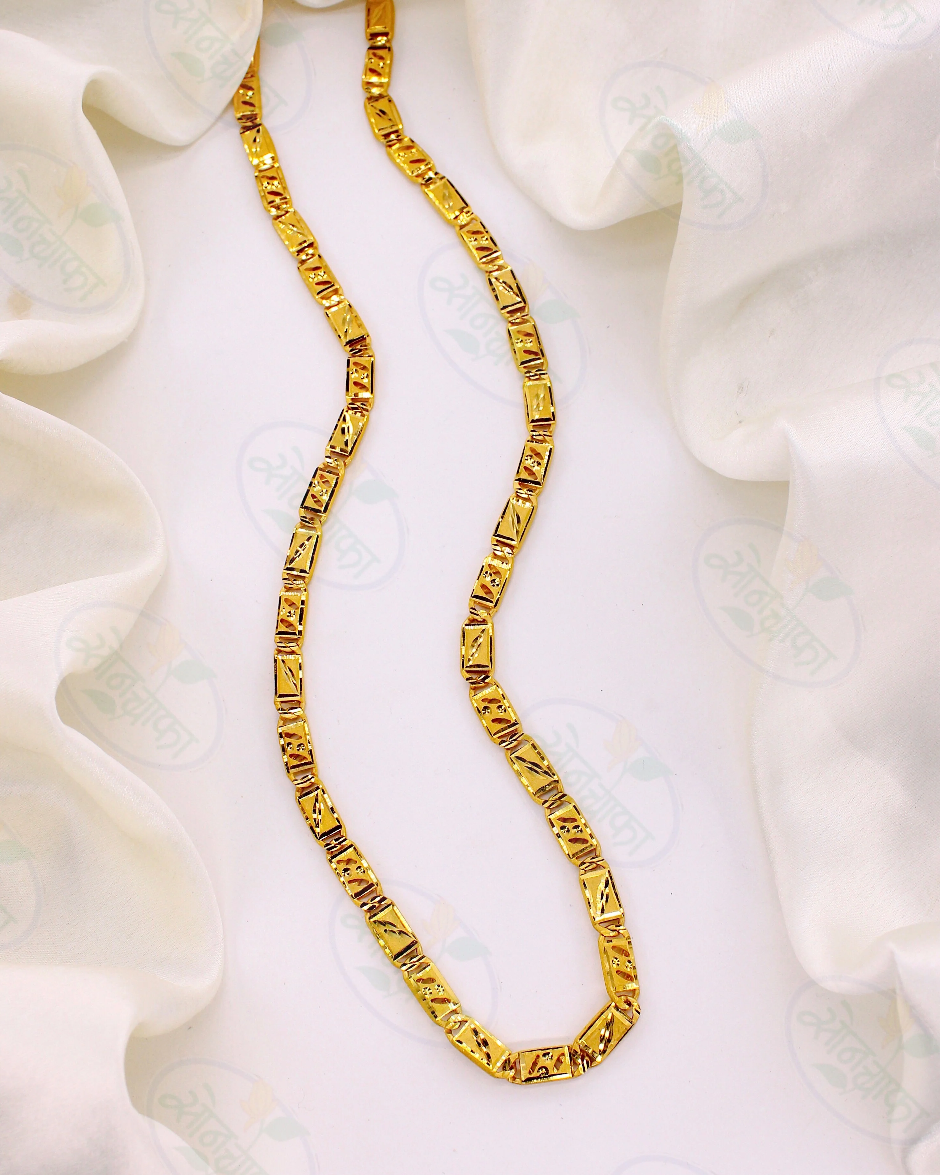 TEXTURED GOLD PLATED CHAIN