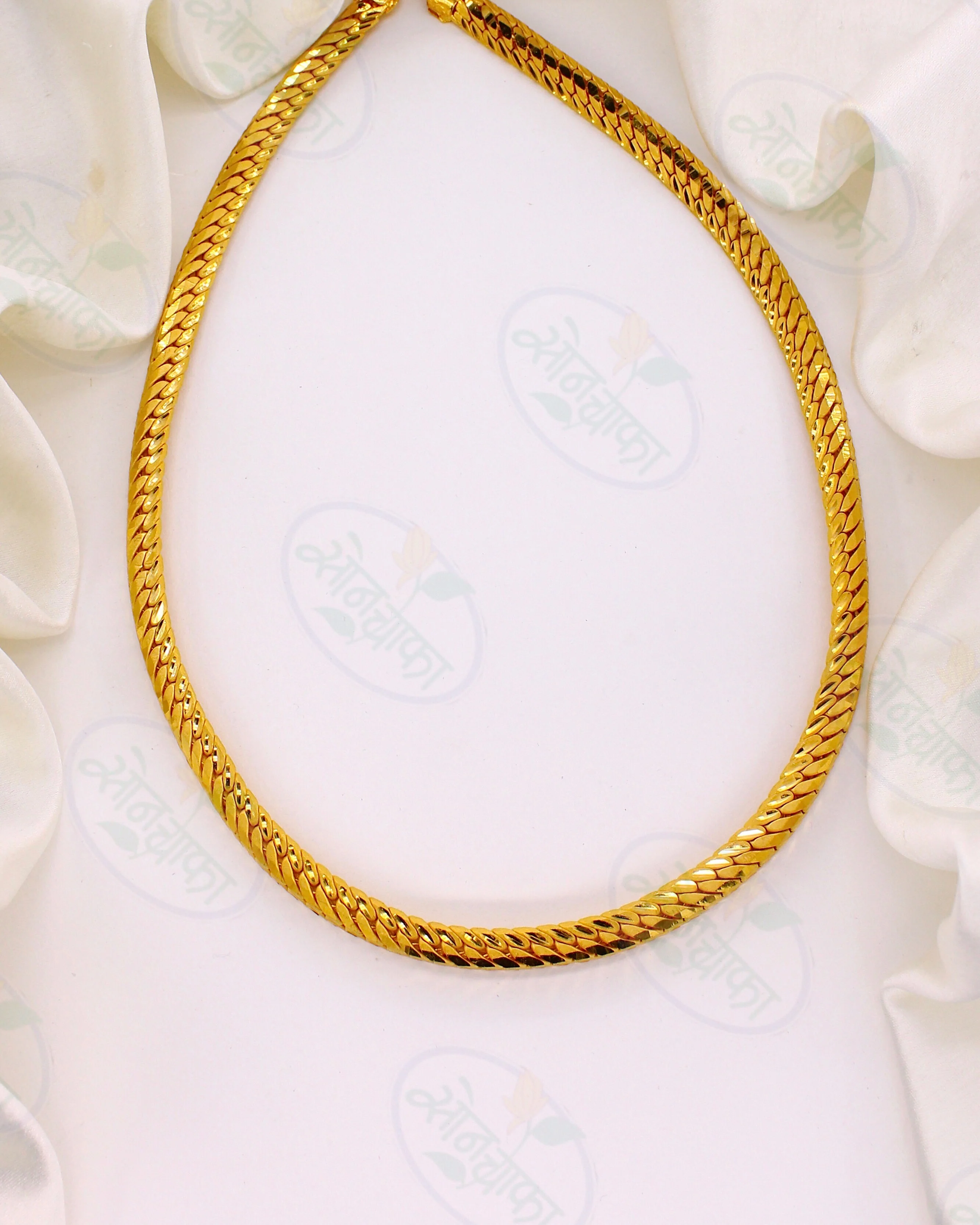 ALLURING GOLD PLATED CHAIN - Image 2