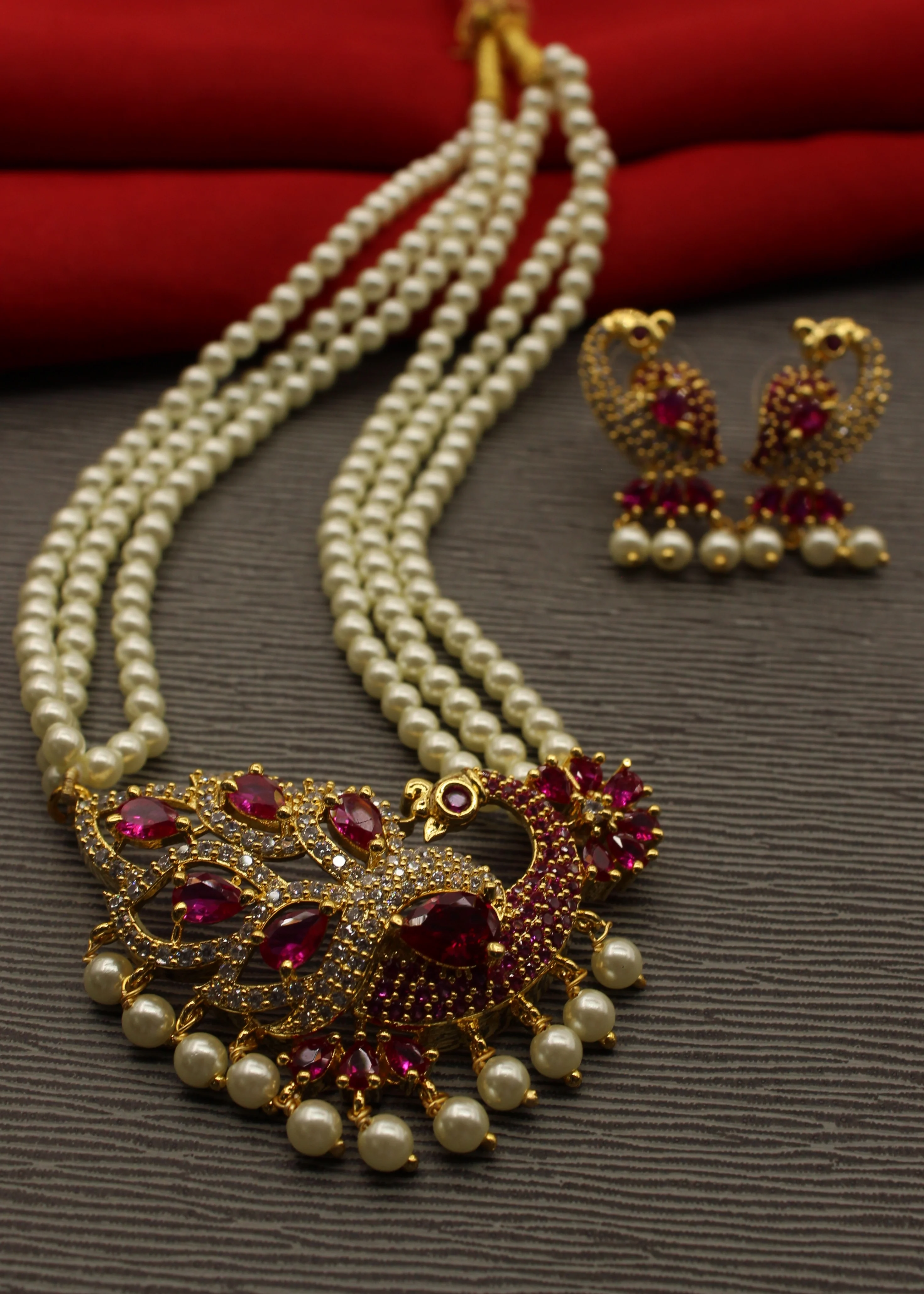 CLASSIC PEACOCK NECKLACE - Image 3