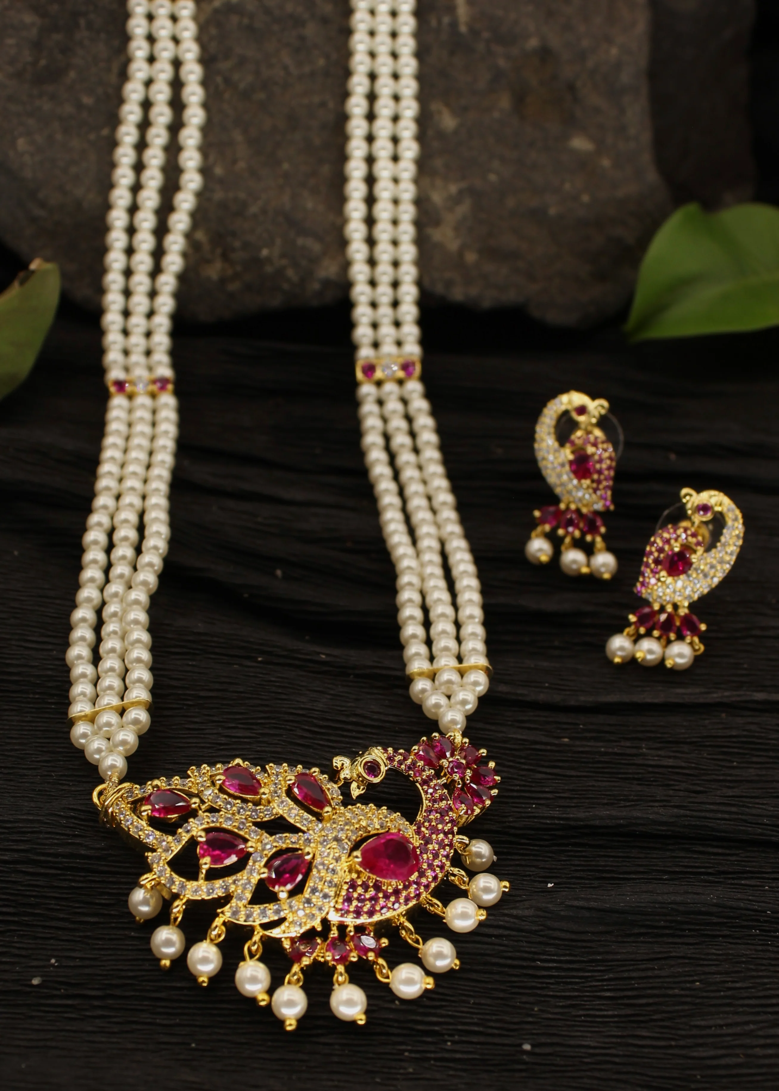 GLEAMING PEACOCK PENDANT NECKLACE - Image 6