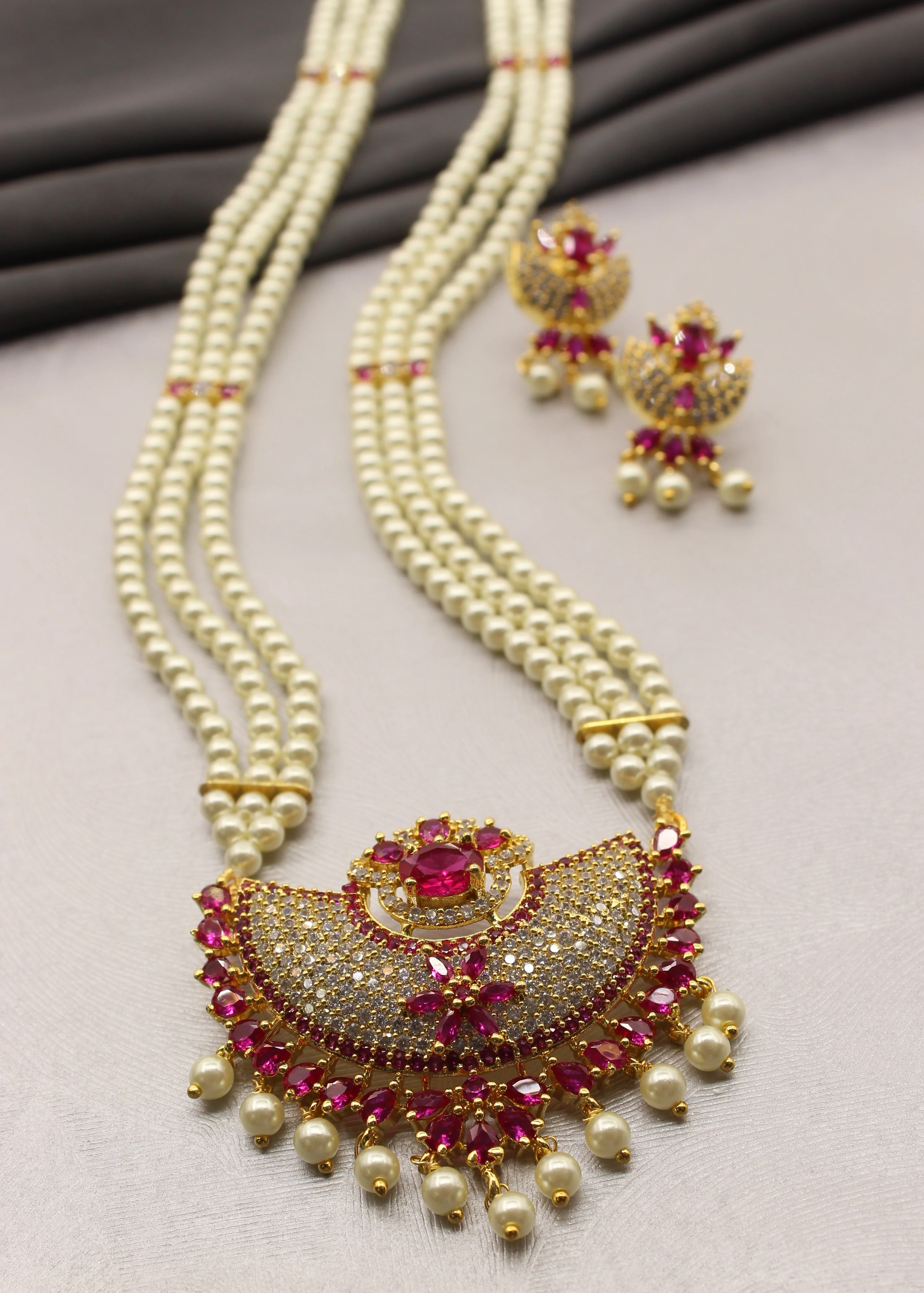 ENTICING MOTI NECKLACE - Image 3