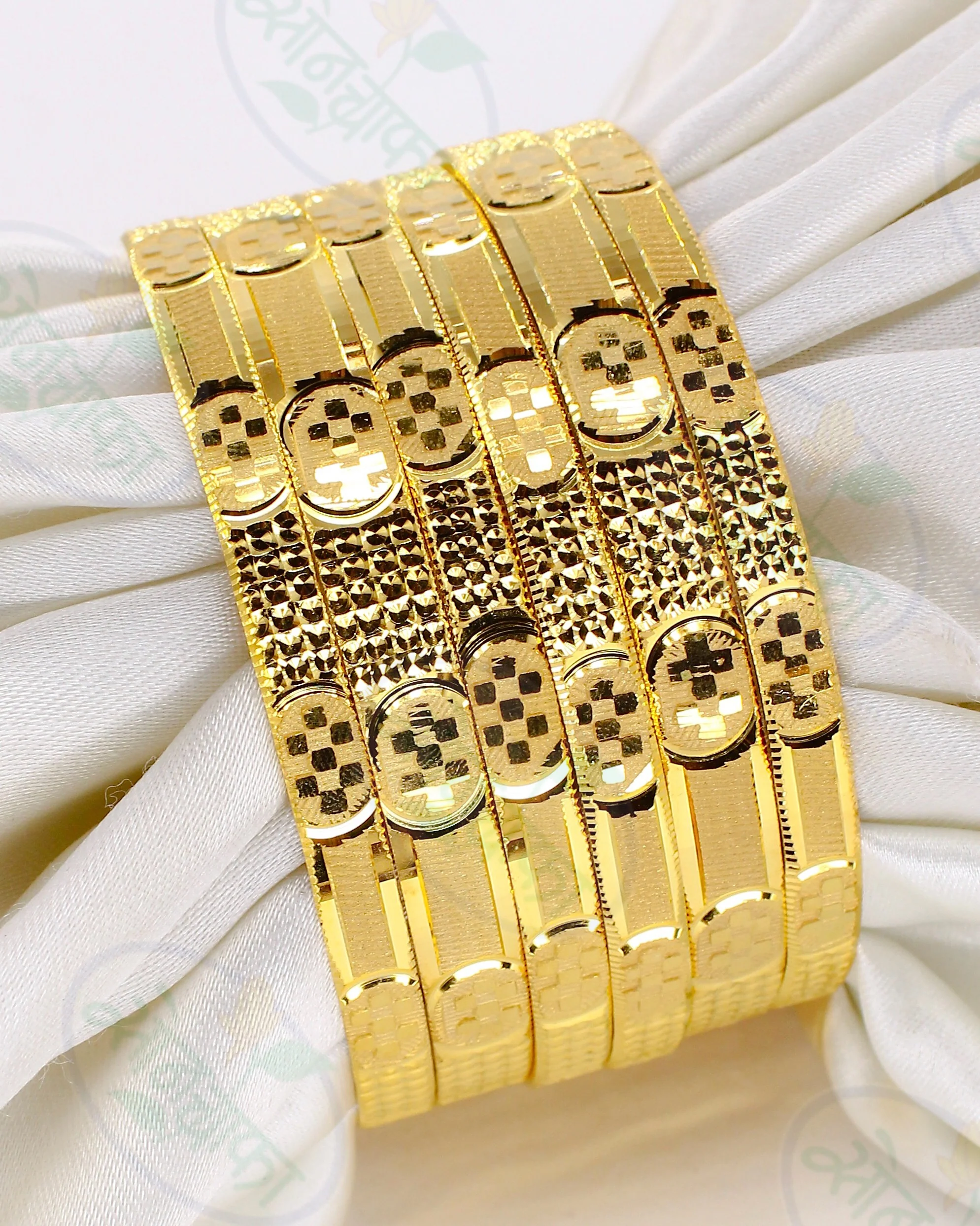 SQUARE DESIGN GOLD BANGLES - Image 2